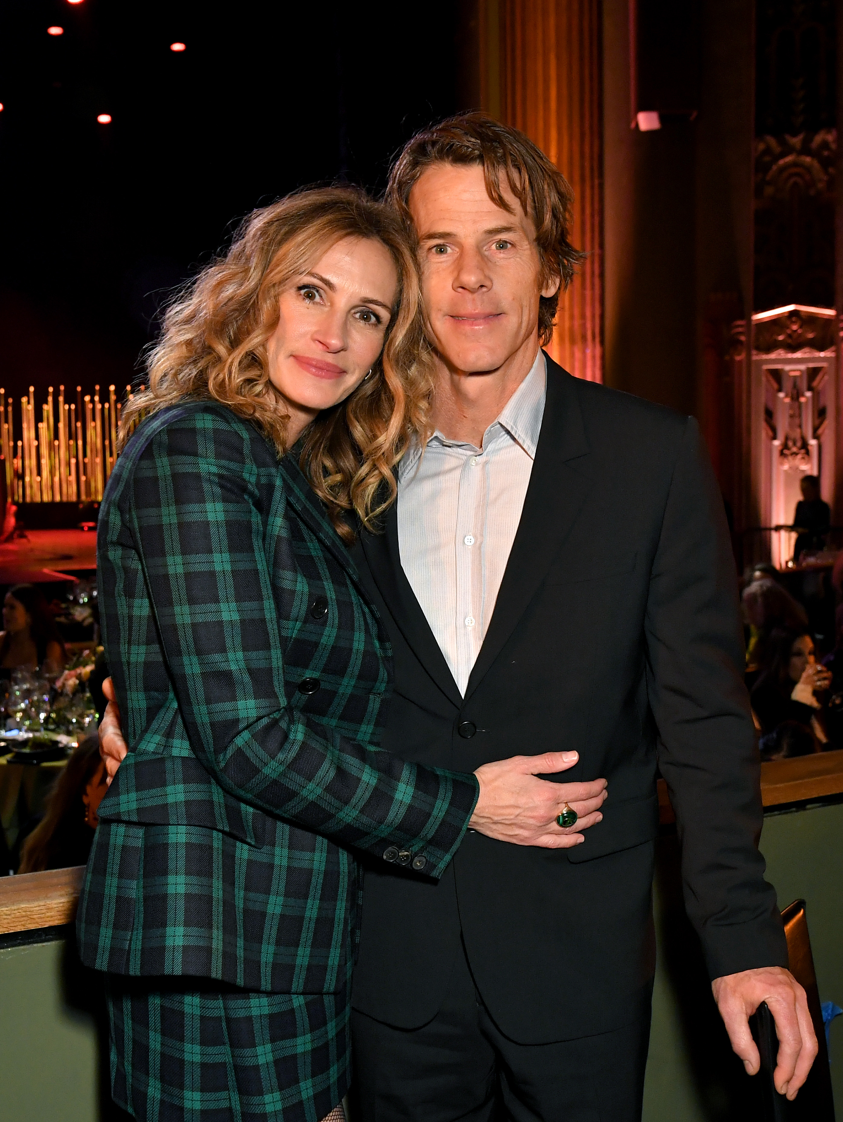 Julia Roberts y Danny Moder en la Gala del 10º Aniversario de Sean Penn a beneficio de CORE en Los Ángeles, el 15 de enero de 2020 | Fuente: Getty Images