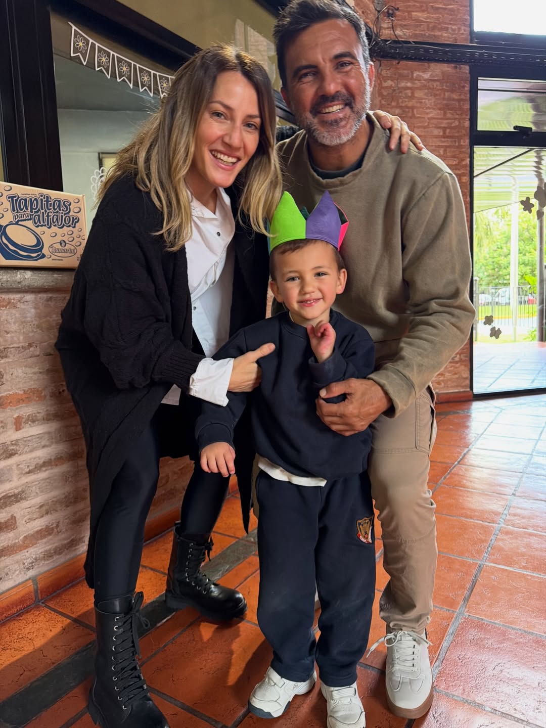 Mica Viciconte y Fabián Cubero junto a su hijo, Luca | Fuente: Instagram/micaviciconte