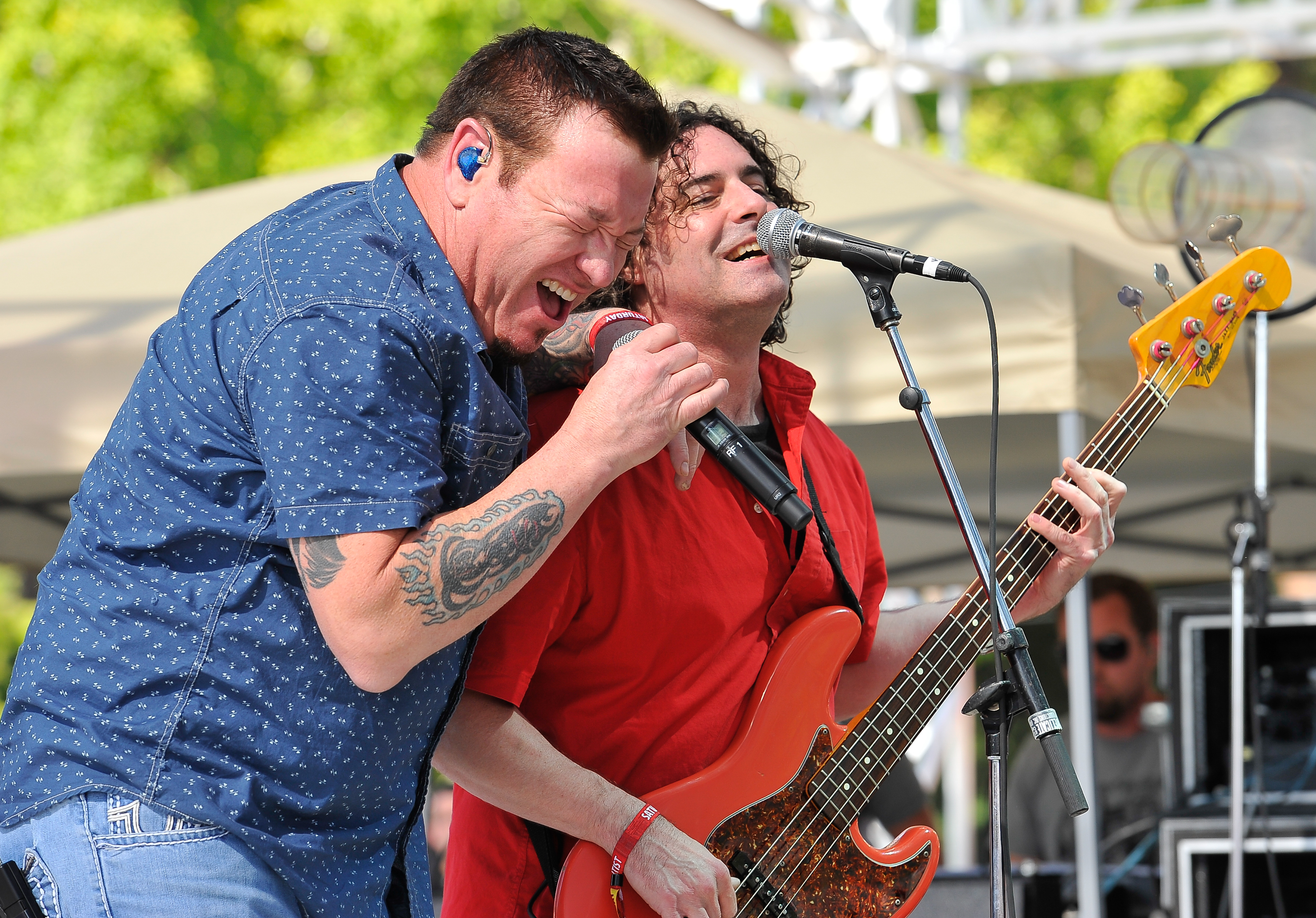 Steve Harwell y Paul De Lisle de Smash Mouth actúan en el BottleRock Napa Music Festival en Napa Valley Expo el 31 de mayo de 2014, en Napa, California | Foto: Getty Images
