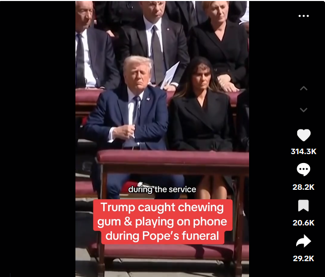 El Presidente de EE.UU. Donald Trump y la Primera Dama Melania Trump durante la ceremonia fúnebre del Papa Francisco, publicada el 28 de abril de 2025. | Fuente: Tiktok/@dailymirror