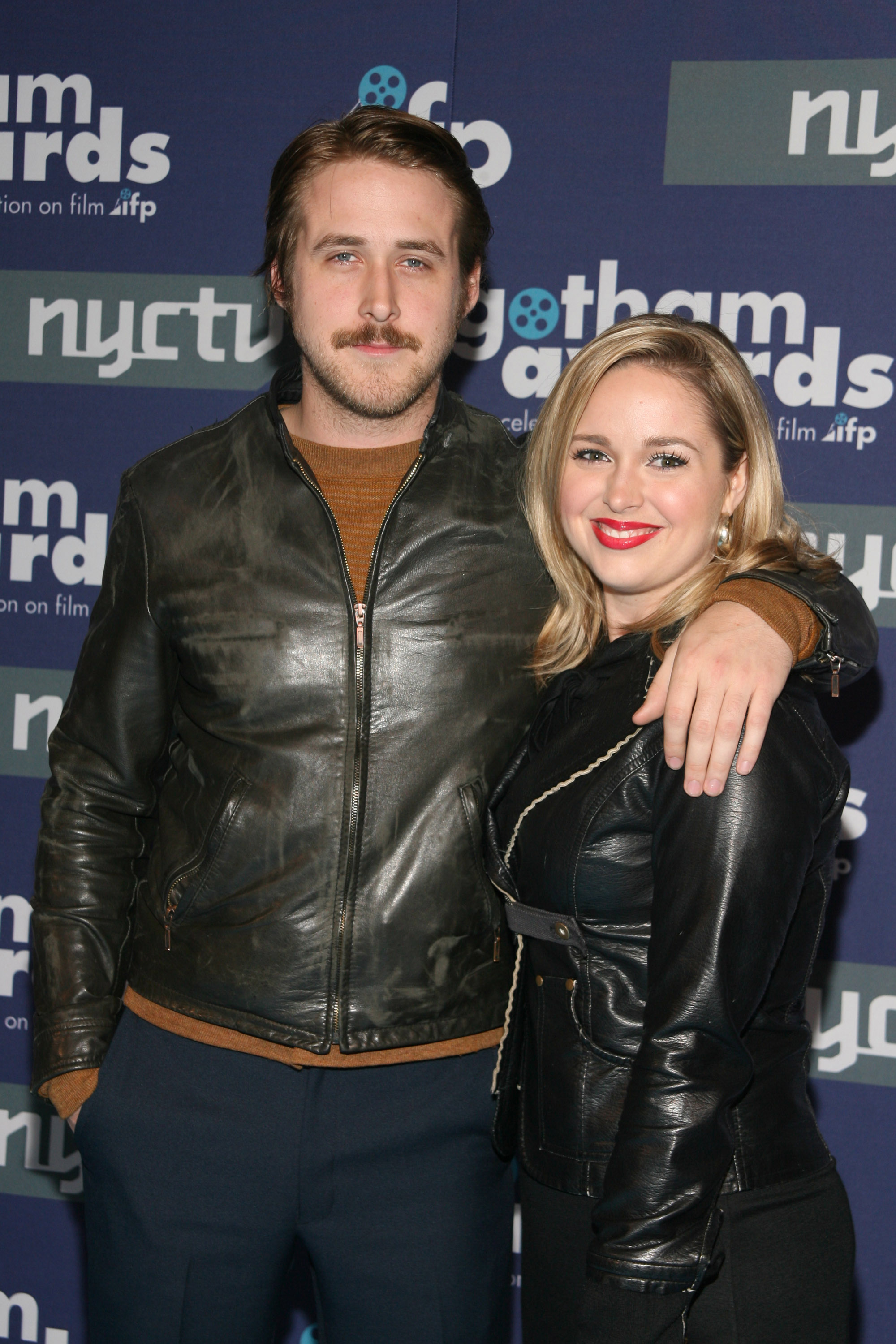 Ryan Gosling y su hermana Mandi Gosling en Nueva York en 2006 | Fuente: Getty Images