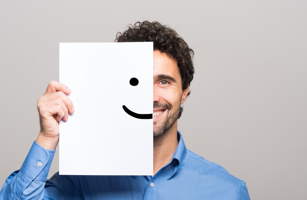 Hombre sonriendo. | Foto: Shutterstock.