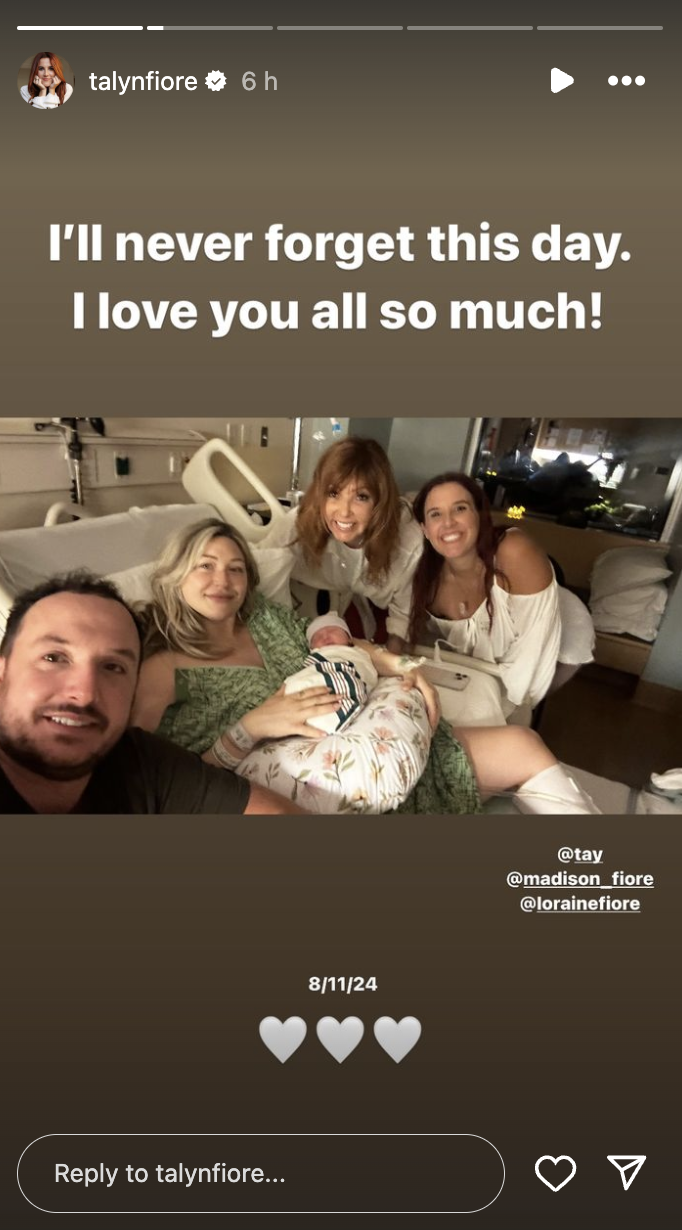 Foto de Taylor y su familia publicada el 13 de agosto de 2024 | Fuente: Instagram/talynfiore