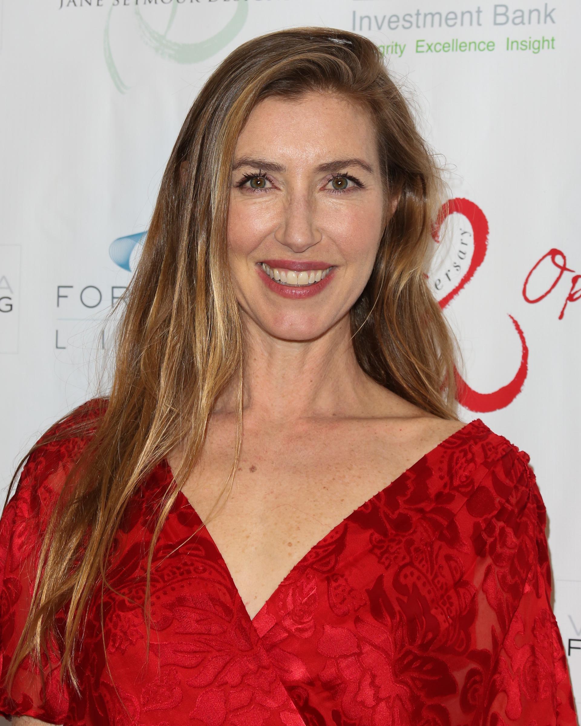 Katherine Flynn en la Gala del 10º Aniversario de la Fundación Open Hearts el 15 de febrero de 2020, en Los Ángeles, California. | Fuente: Getty Images