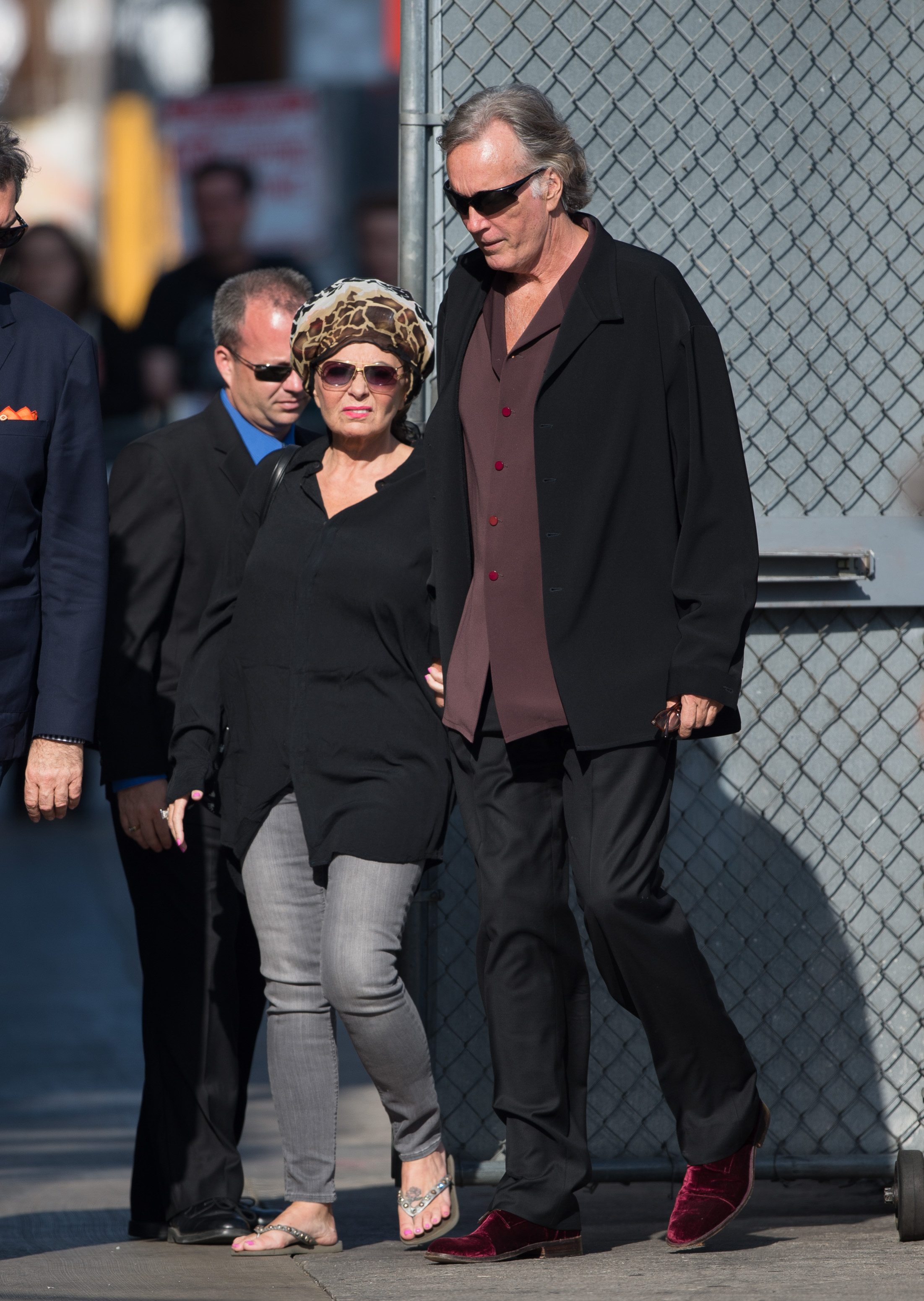 Roseanne Barr y Johnny Argent son vistos en Hollywood el 24 de junio de 2014 en Los Ángeles, California | Fuente: Getty Images