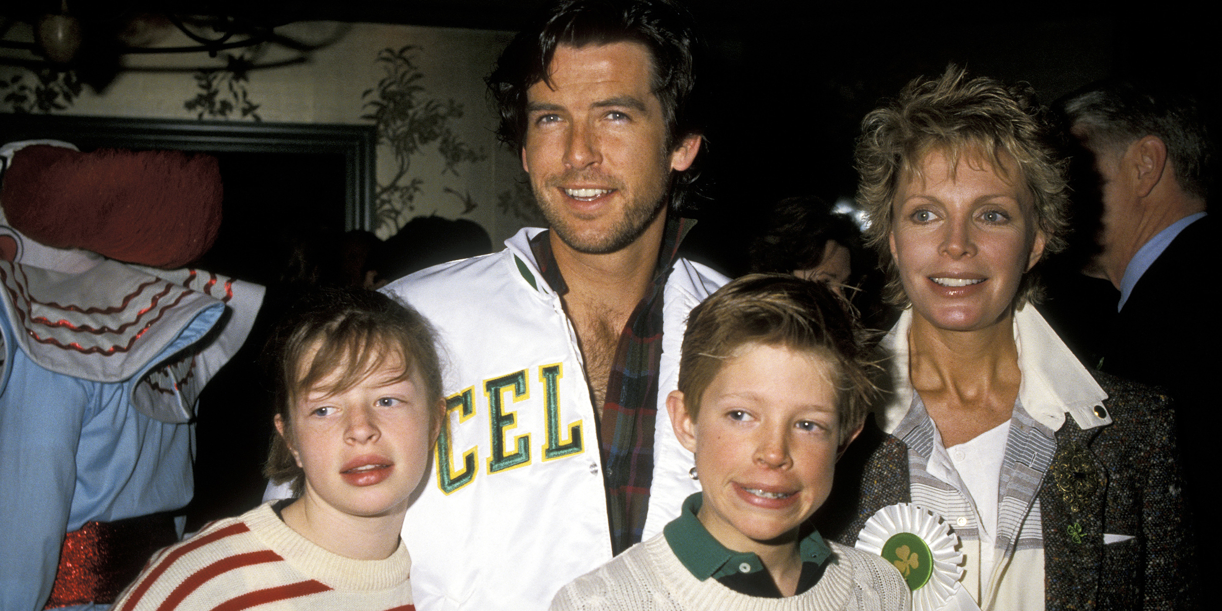 Pierce Brosnan, Cassandra Harris, Christopher Harris y Charlotte Harris | Fuente: Getty Images