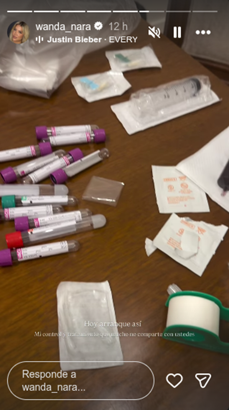 Wanda Nara mostró los materiales necesarios para realizar las extracciones de muestra sanguínea durante su procedimiento médico | Fuente: Instagram Stories/wanda_nara