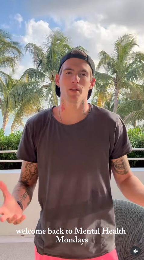Presley Gerber continúa con su serie "Mental Health Mondays" en un video de noviembre de 2024, hablándoles directamente a los espectadores sobre la recuperación y la importancia de encontrar puntos en común con otras personas que enfrentan dificultades similares. | Fuente: Instagram/presleygerber