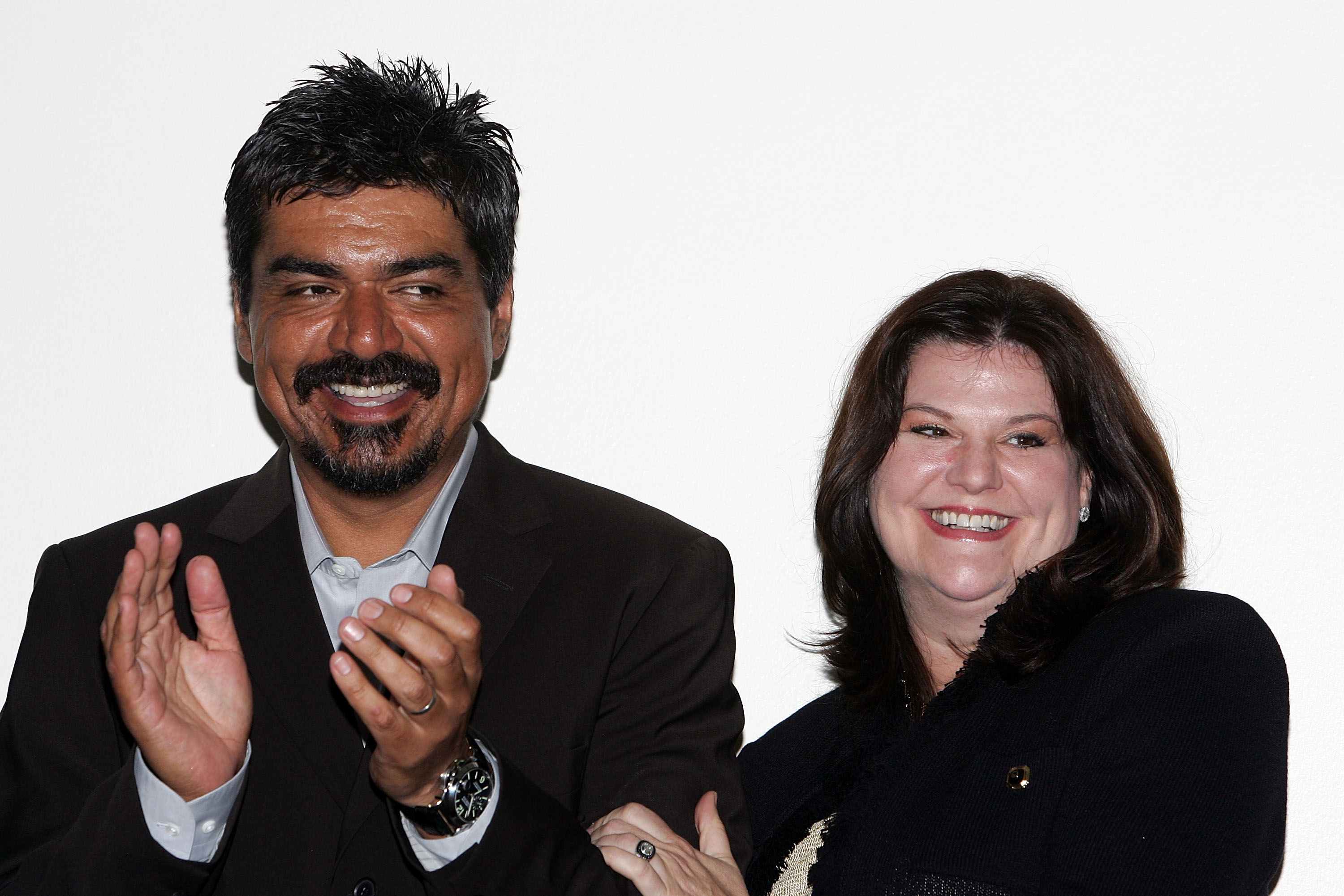 George Lopez y Ann Serrano en la entrega del Premio al Valor de la Coalición Nacional sobre Donación Dr. James S. Wolf, el 13 de junio de 2005, en Los Ángeles. | Fuente: Getty Images