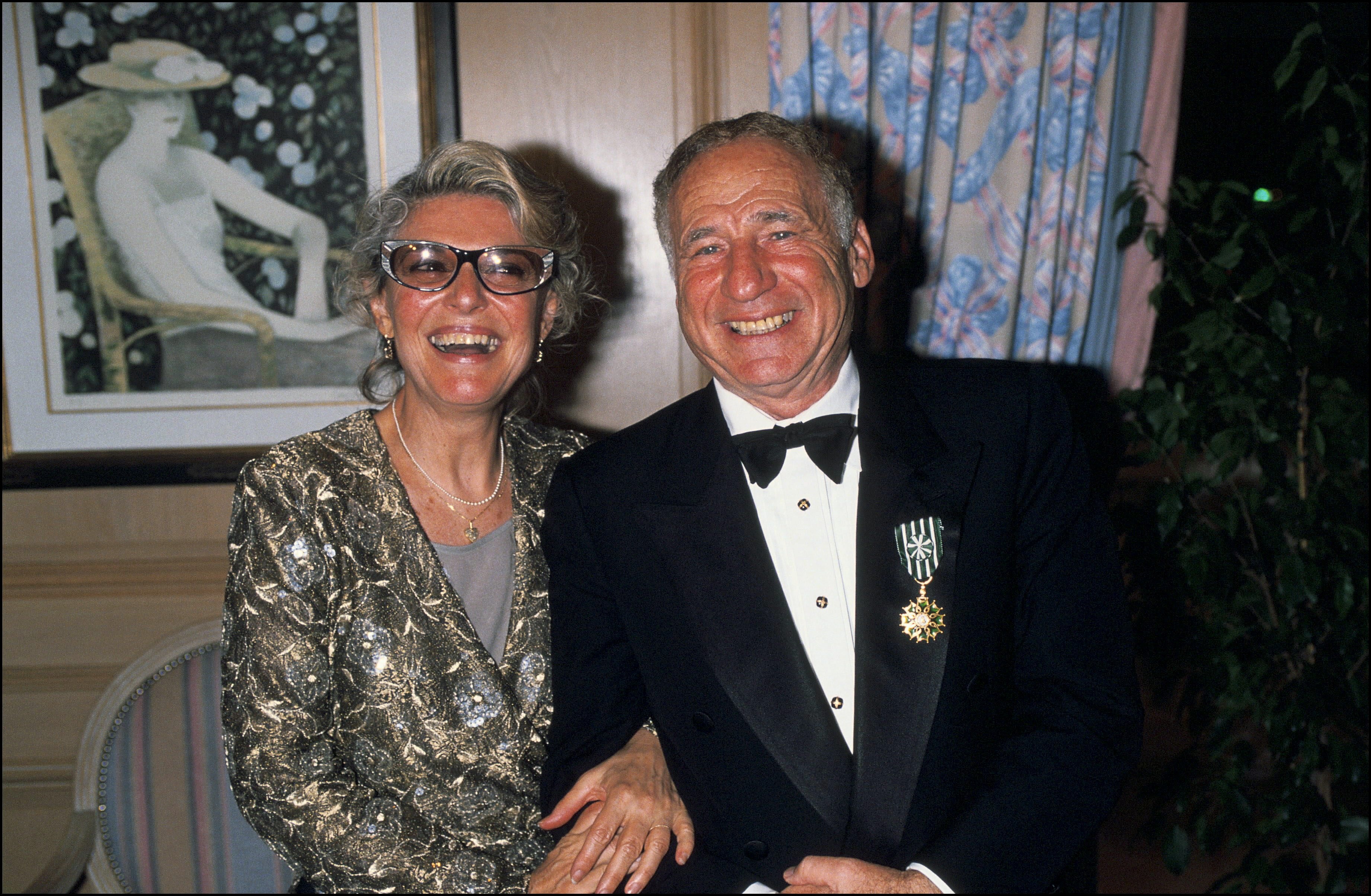 Mel Brooks y Ann Bancroft en Cannes, Francia, el 15 de mayo de 1991 | Fuente: Getty Images