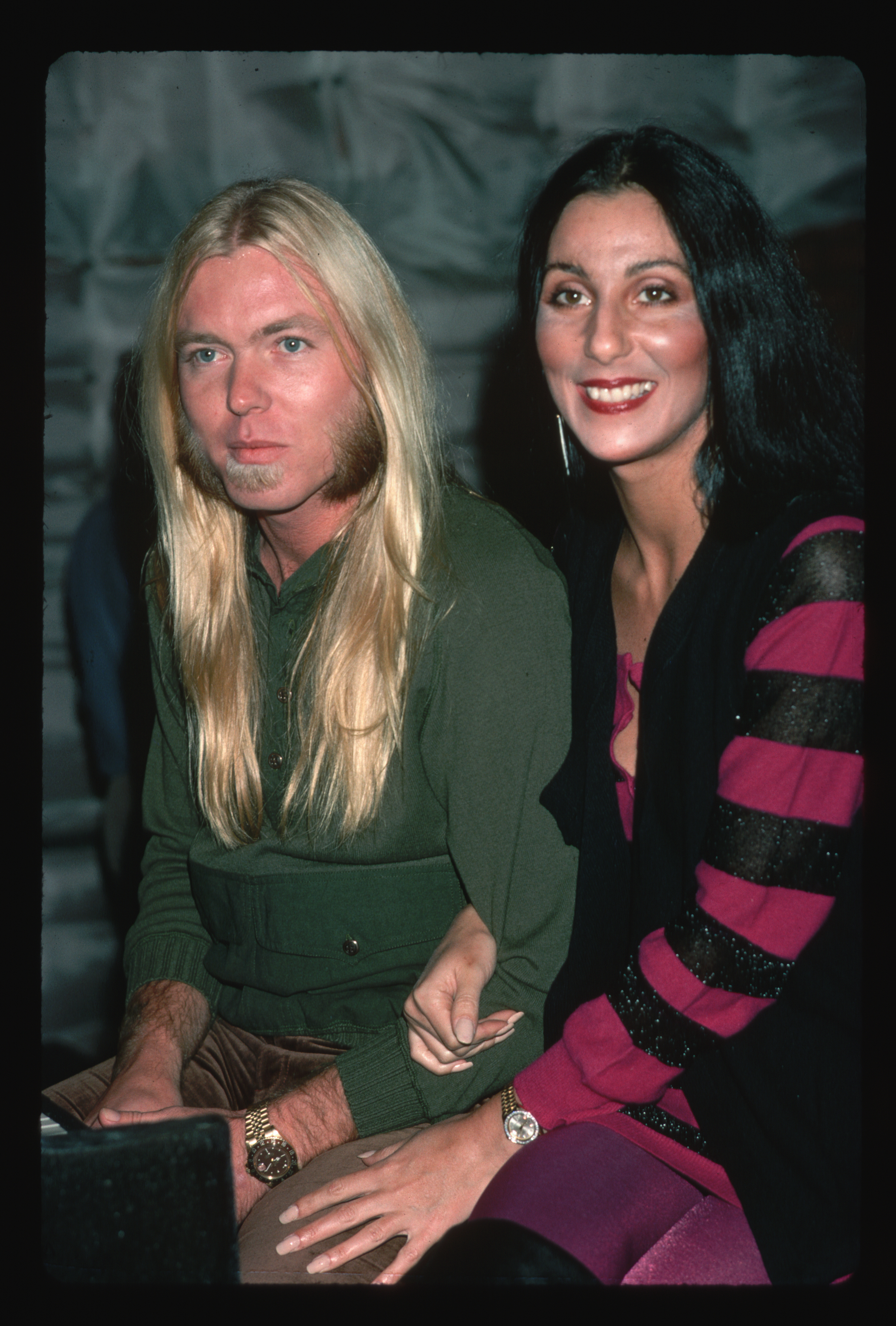 Gregg Allman y Cher en 1977. | Fuente: Getty Images