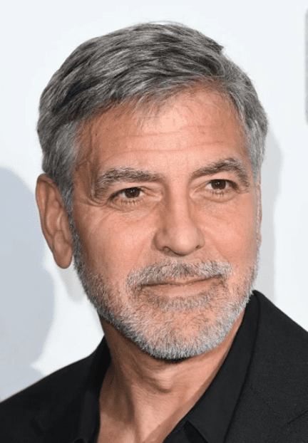 George Clooney en el estreno británico de "Catch 22" el 15 de mayo de 2019. | Foto: Getty Images