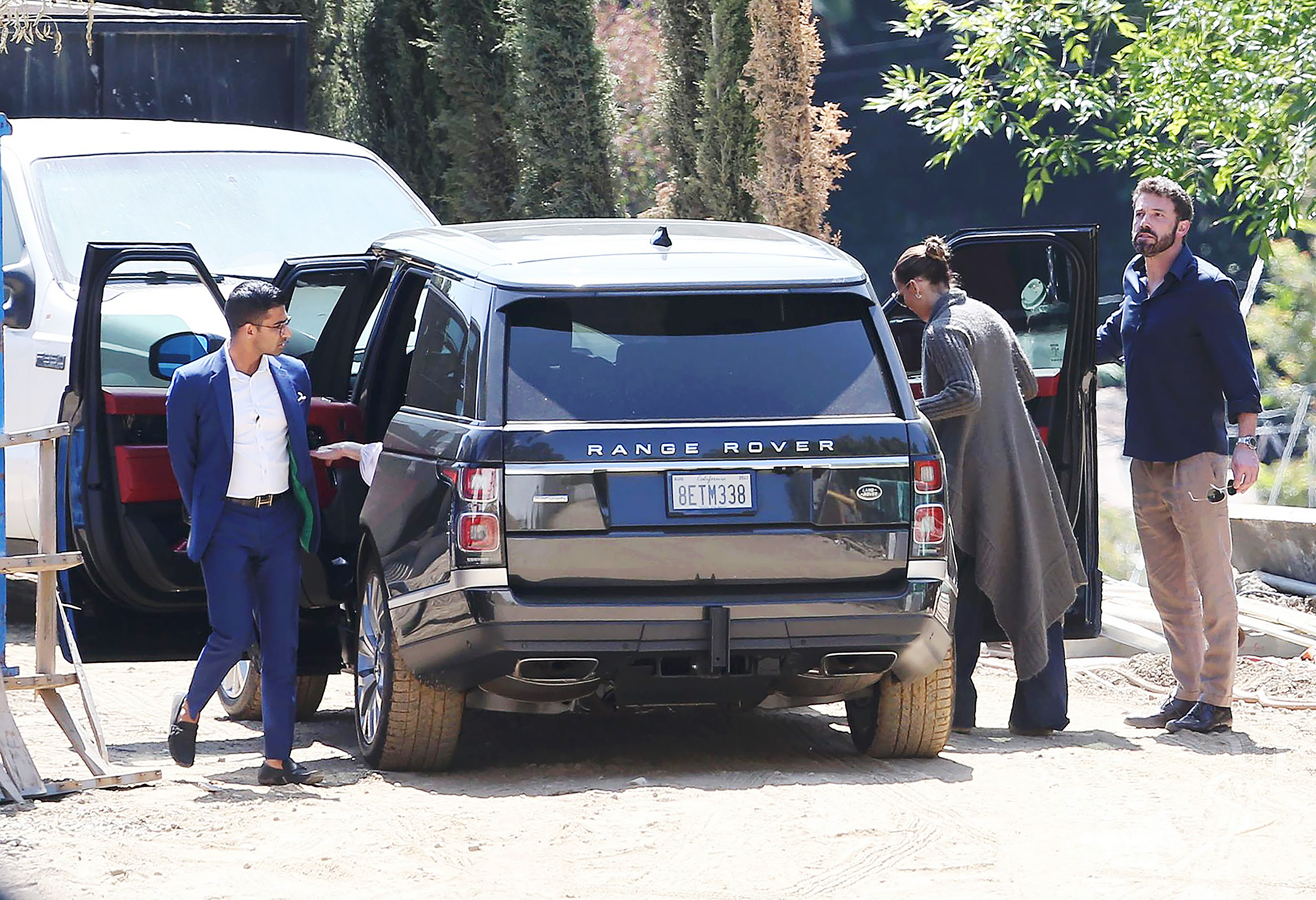 Jennifer Lopez y Ben Affleck vistos buscando casa el 17 de abril de 2022 en Los Angeles, California | Fuente: Getty Images