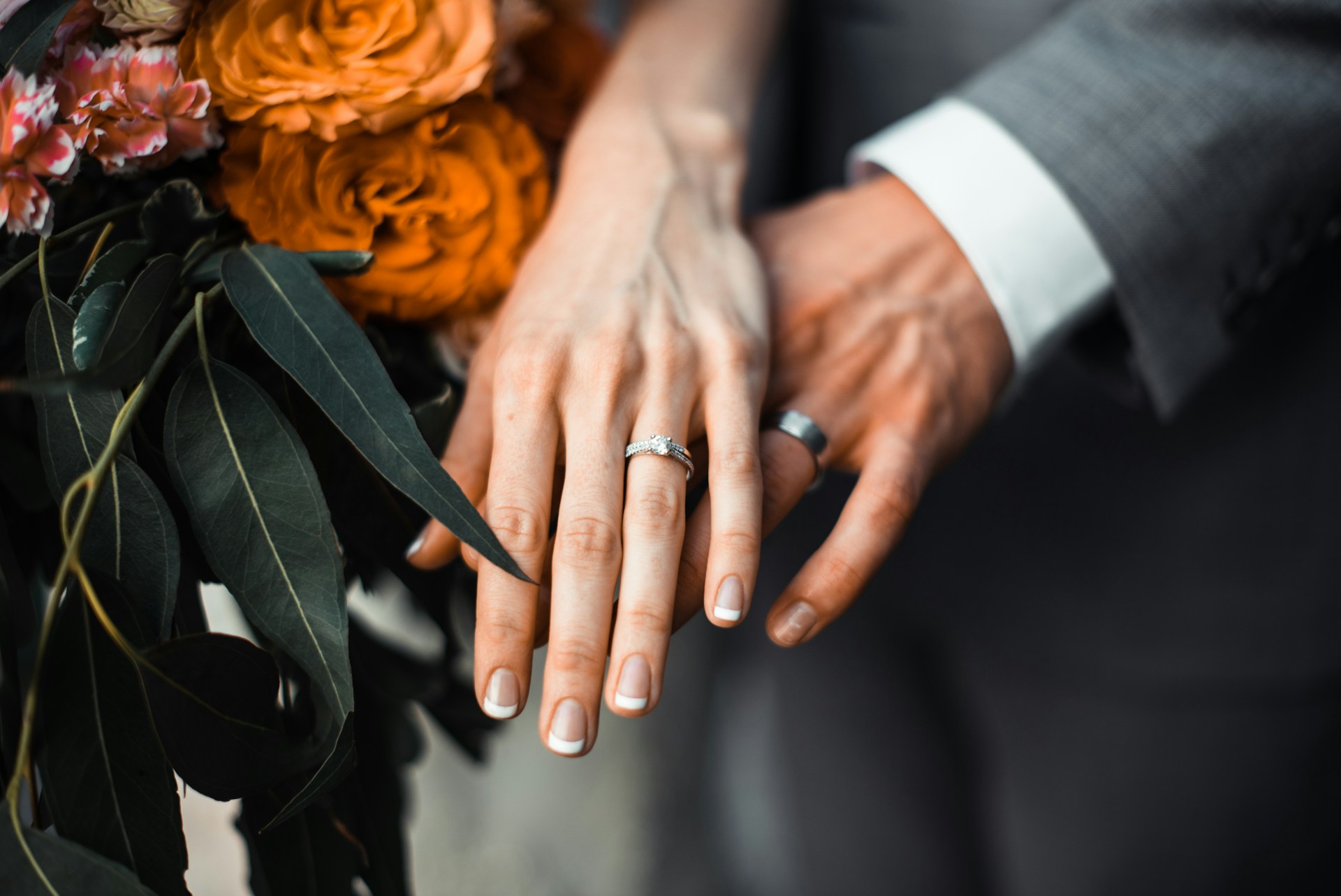 Una pareja de recién casados | Fuente: Unsplash