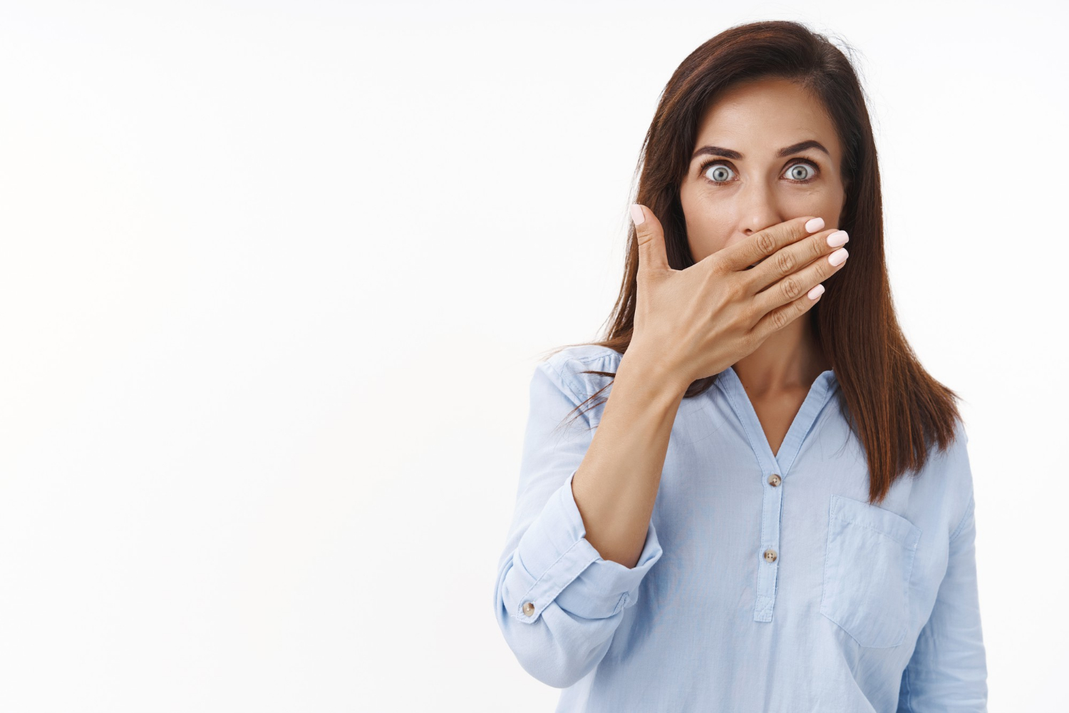 Una mujer sacudida hasta la médula | Fuente: Freepik