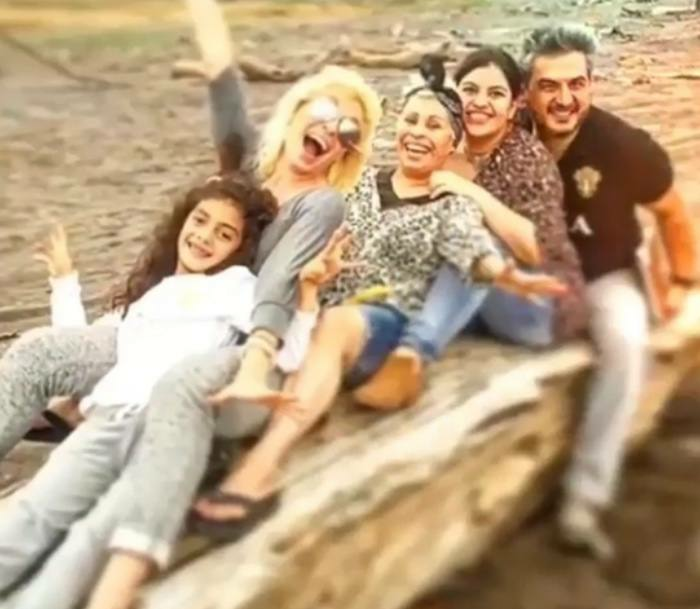 Camila y su familia. | Foto: Instagram.com/oficialyuri