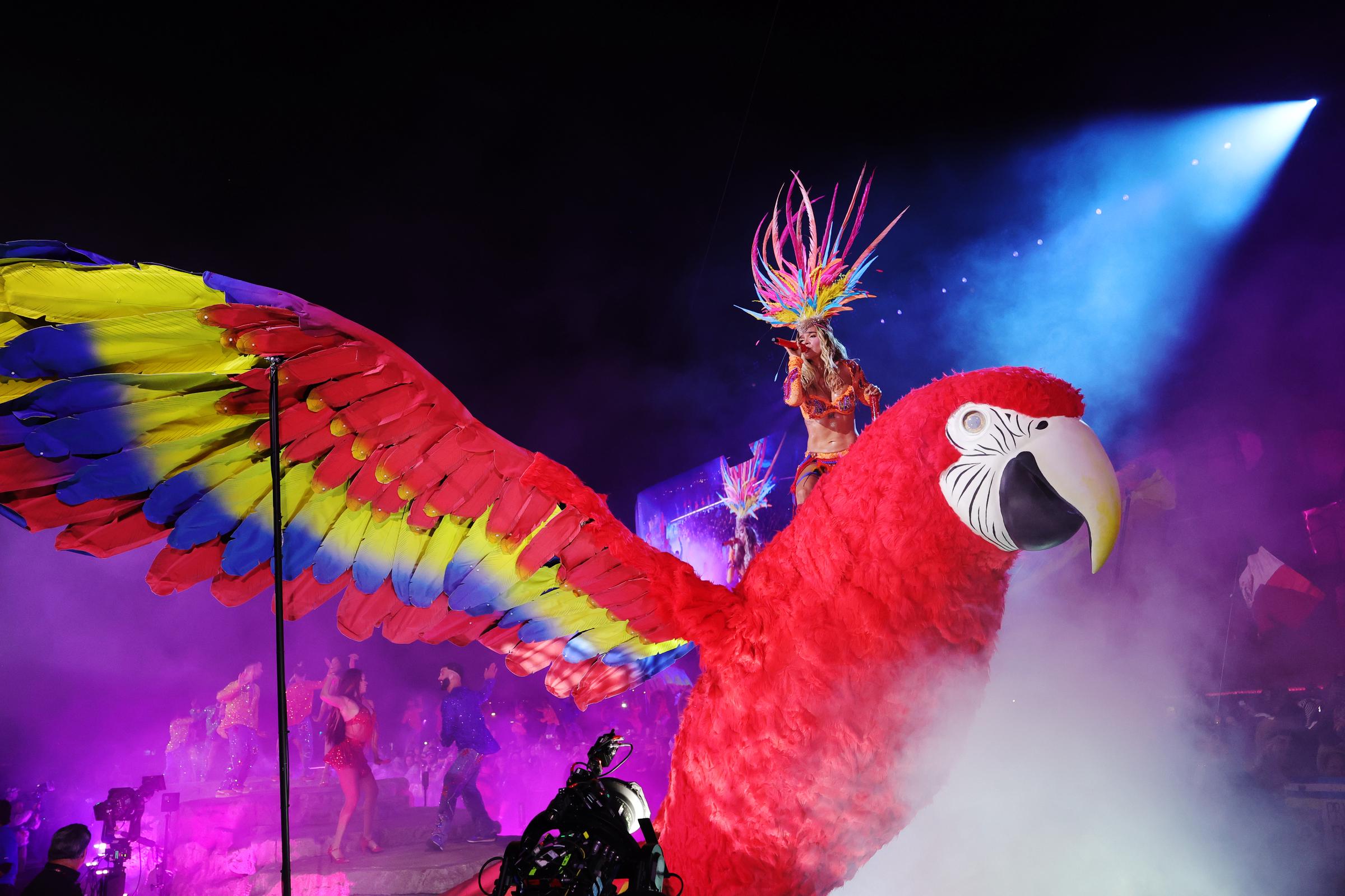 Karol G actuó en el escenario Coachella durante el Festival de Música y Artes de Coachella Valley 2026 en el Empire Polo Club el 19 de abril de 2026 en Indio, California. | Fuente: Getty Images