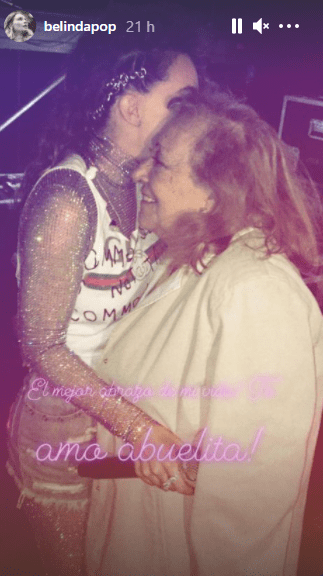 Belinda y su abuela abrazándose. | Foto: Captura de Instagram/belindapop