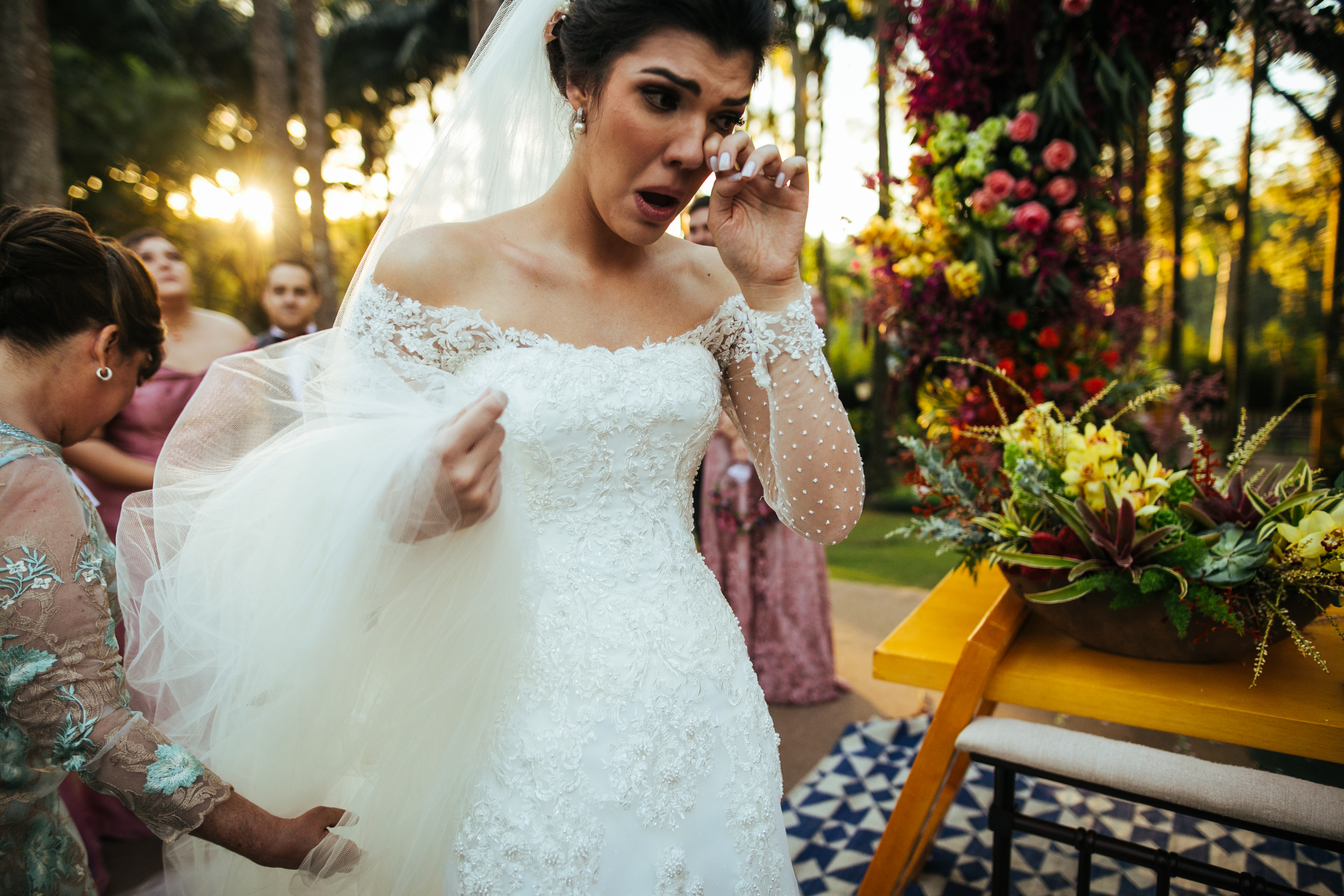 Una novia llorando en el altar | Fuente: Getty Images