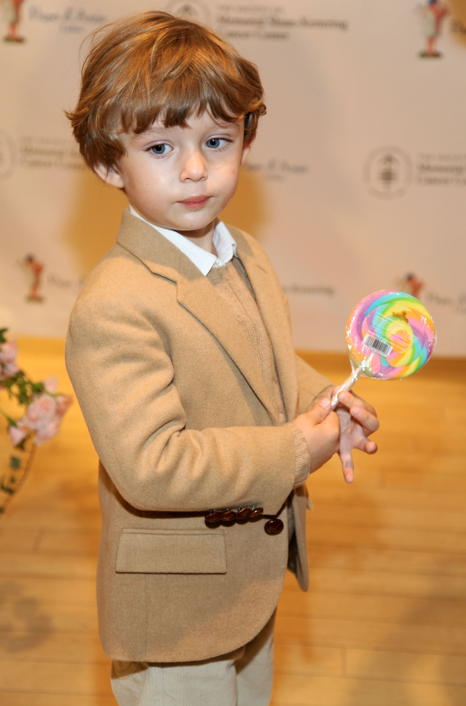 Barron Trump en el 18º Bunny Hop anual a beneficio de la Sociedad del Centro Oncológico Memorial Sloan-Kettering en la FAO Schwartz el 3 de marzo de 2009, en Nueva York. | Fuente: Getty Images
