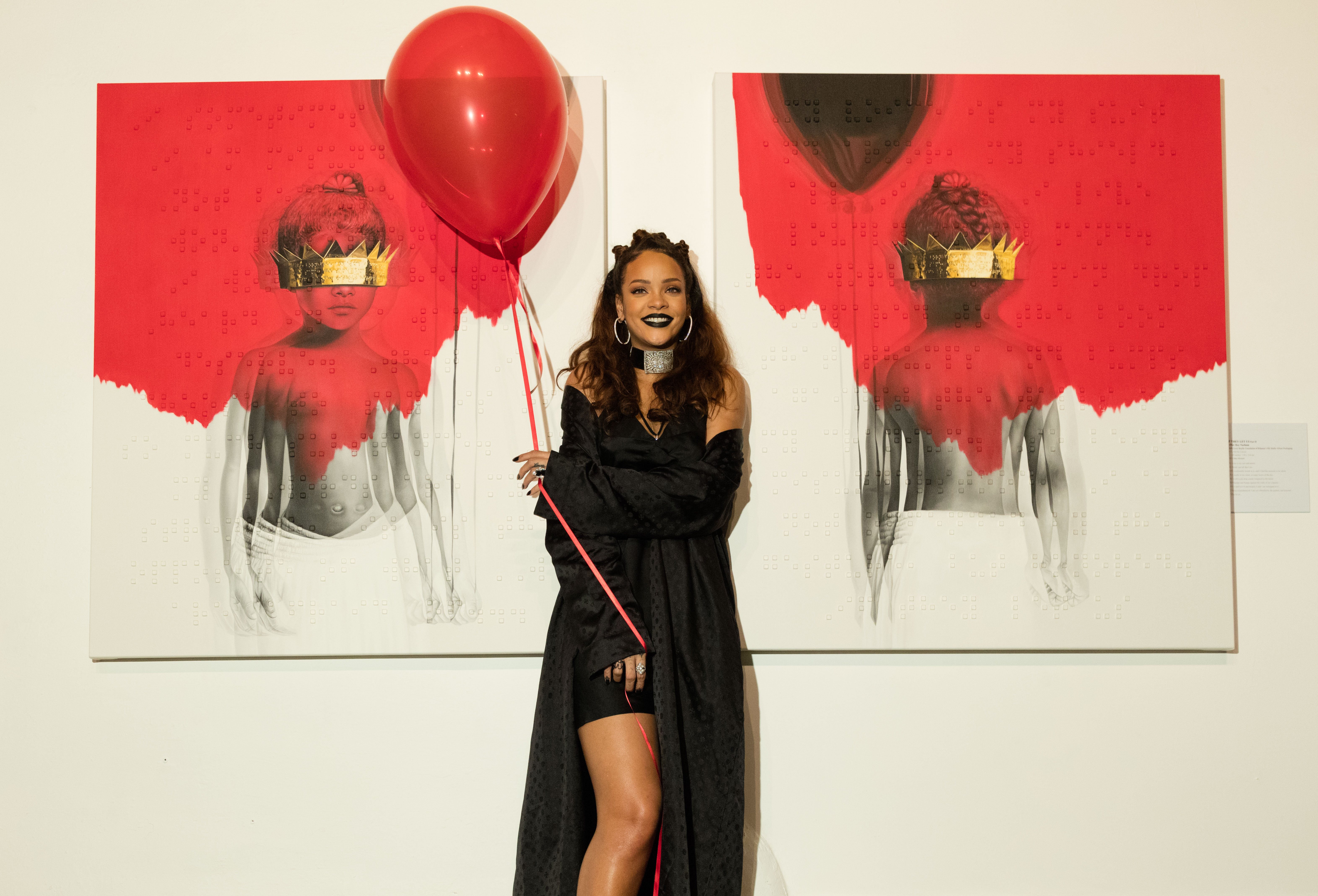 Rihanna en la presentación de la carátula de su octavo álbum, "ANTI", el 7 de octubre de 2015, en Los Ángeles | Foto: Getty Images