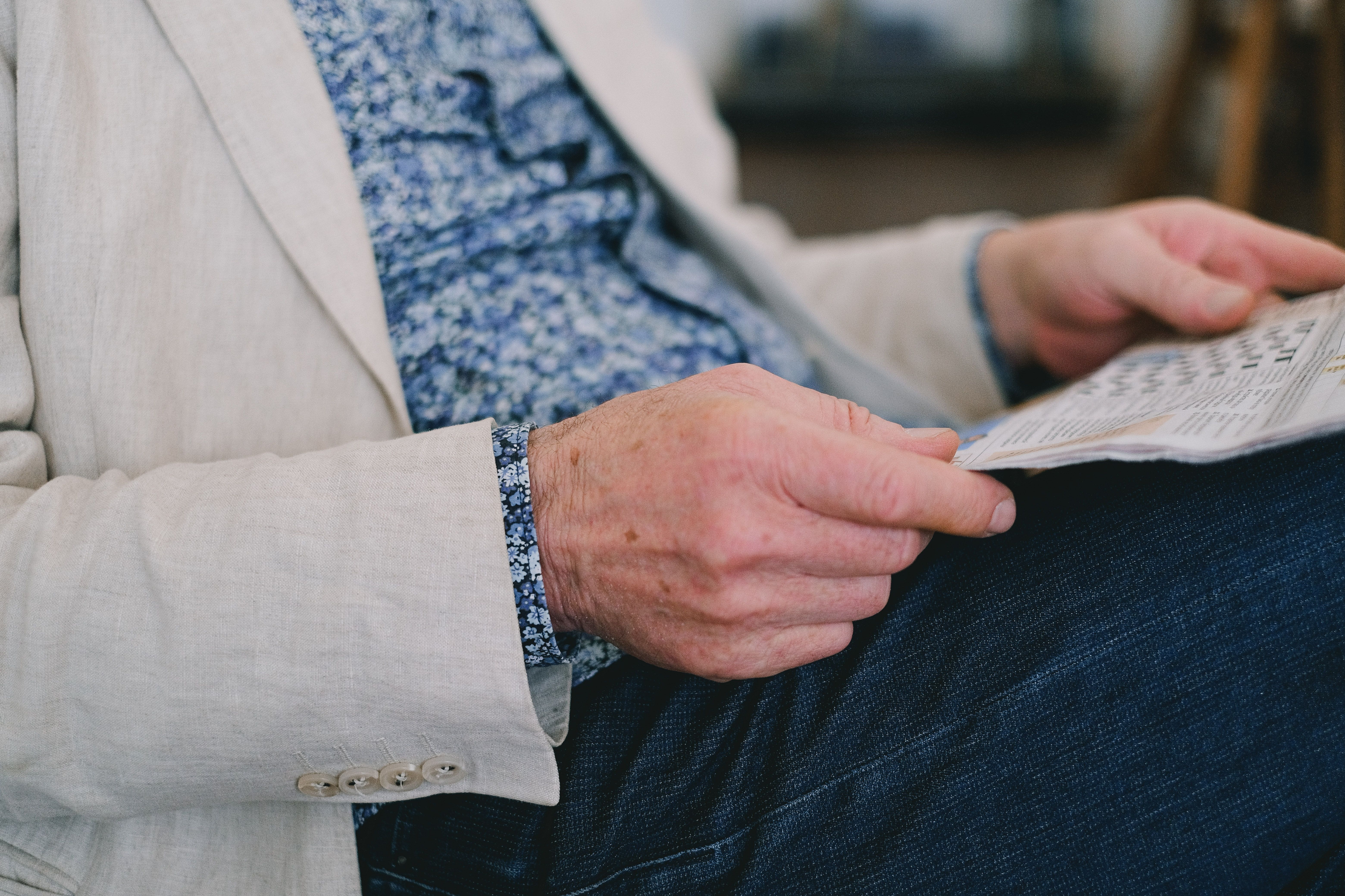 Le mani di un uomo anziano | Fonte: Pexels