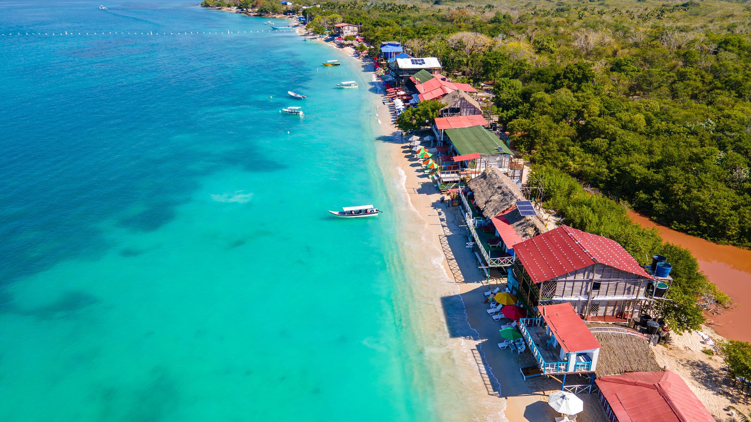 Vista aérea de Playa Blanca, Barú, en Cartagena, Colombia | Fuente: Shutterstock