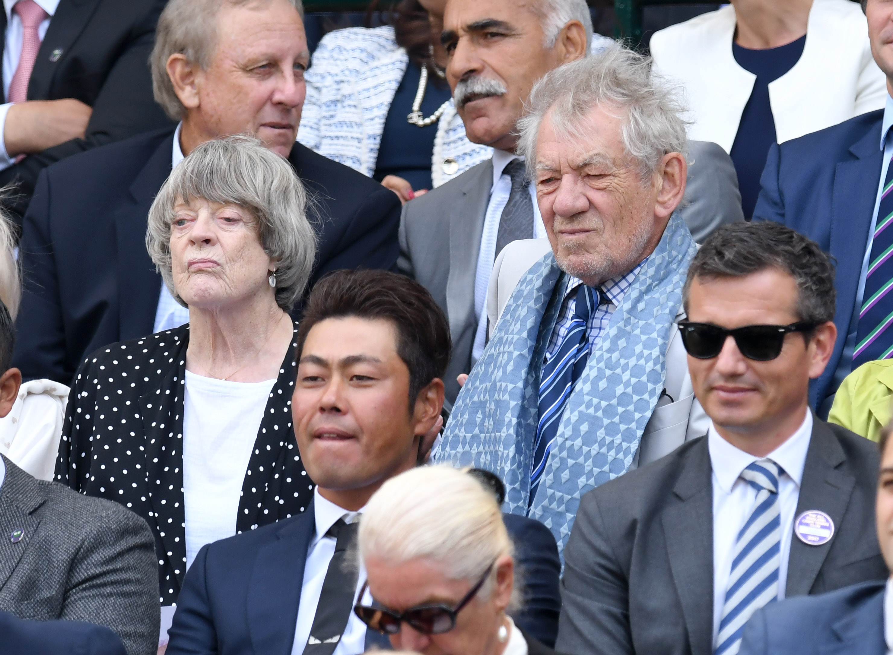 Maggie Smith e Ian McKellen asisten al Campeonato de Tenis de Wimbledon el 12 de julio de 2017, en Londres, Inglaterra | Fuente: Getty Images