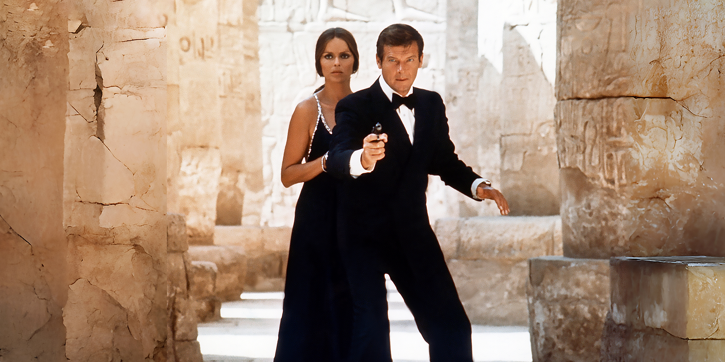 Barbara Bach y Roger Moore | Fuente: Getty Images