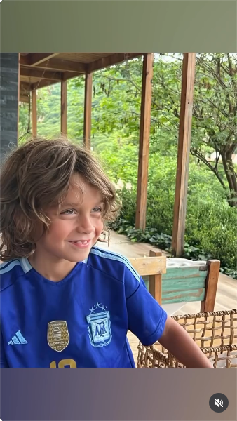 Florencia Peña compartió varias imágenes familiares para festejar el cumpleaños número 9 de su hijo Felipe | Fuente: Instagram/flor_de_p
