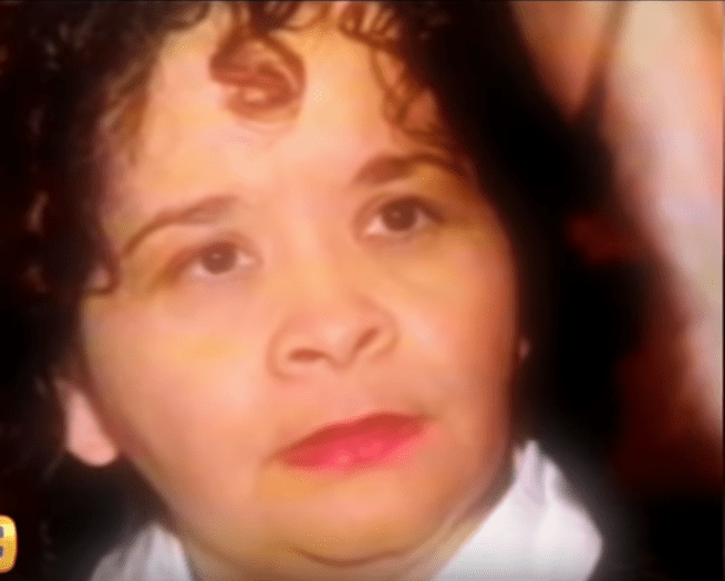 Close-up de Yolanda Saldivar, asesina de Selena Quintanilla. | Fuente: YouTube / Ventaneando