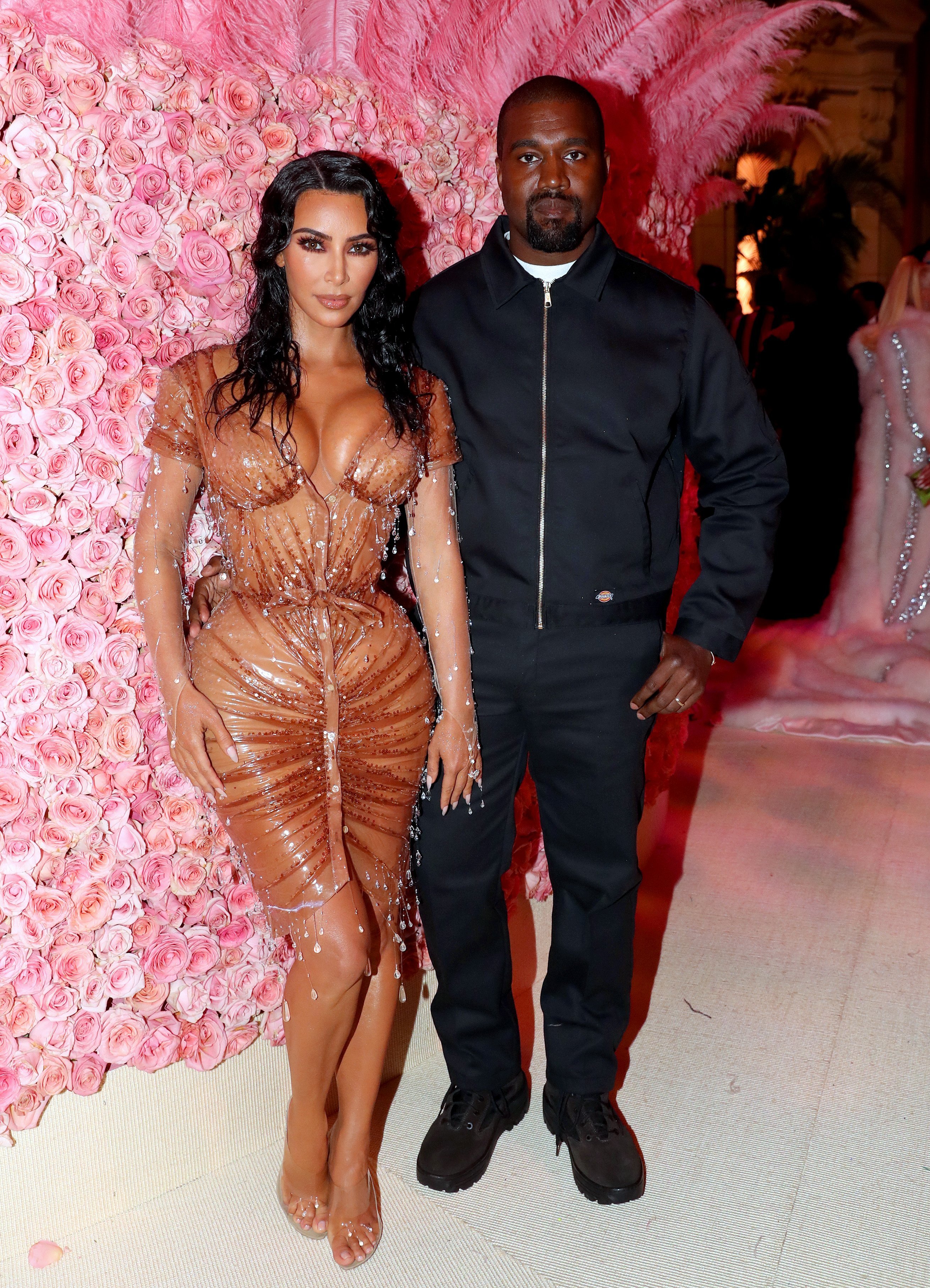 Kim Kardashian junto a Kanye West en el Met Gala | Imagen tomada de: Getty Images
