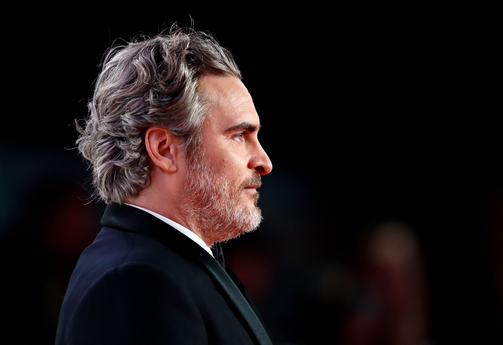 En los EE British Academy Film Awards 2020, Joaquin Phoenix hizo gala de su intensa concentración. Recién salido de la aclamación por "Joker", siguió captando la atención por su trabajo poderoso y transformador | Fuente: Getty Images