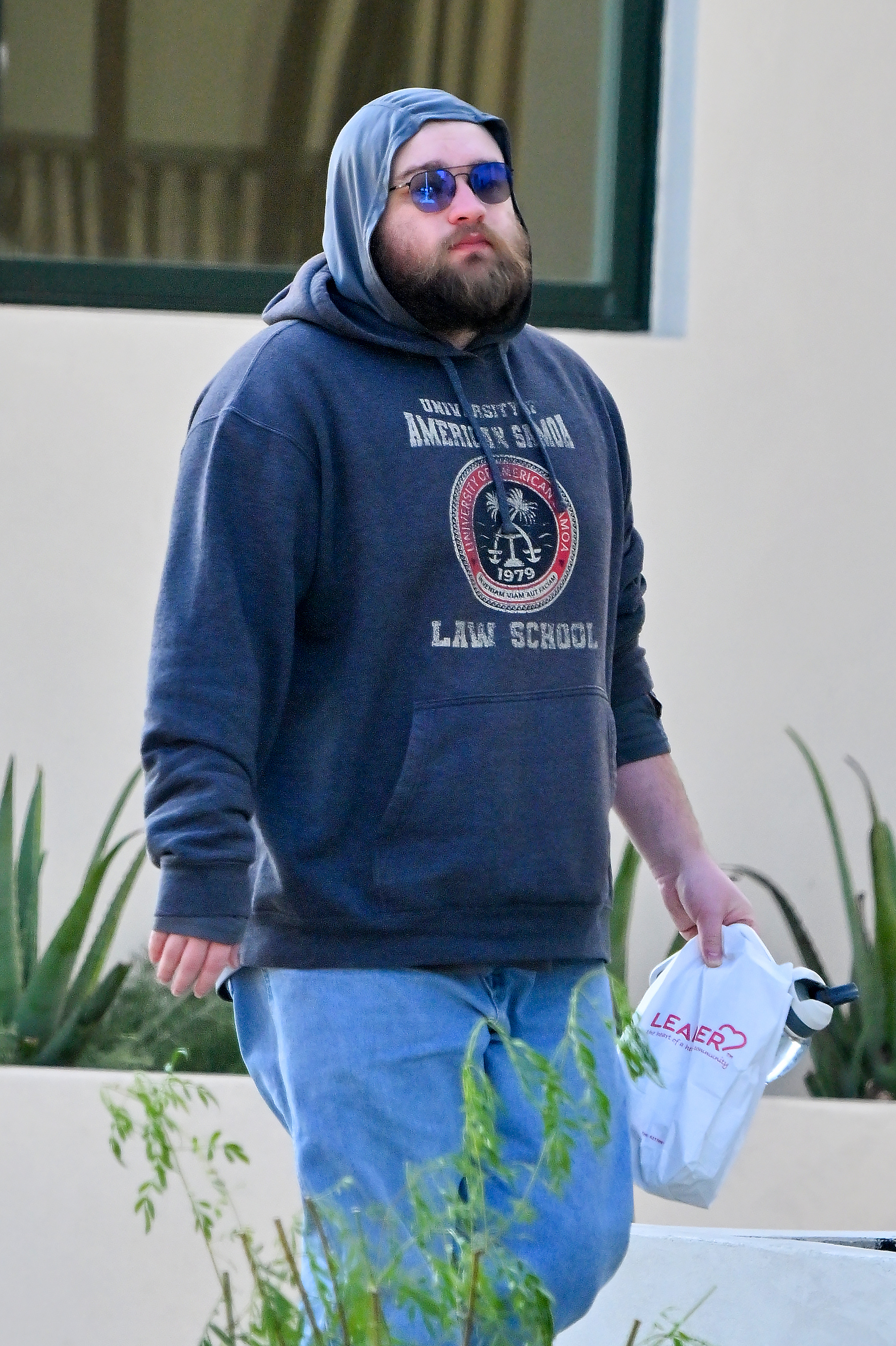 Angus T. Jones visto el 26 de septiembre de 2023, en Los Ángeles, California. | Fuente: Getty Images