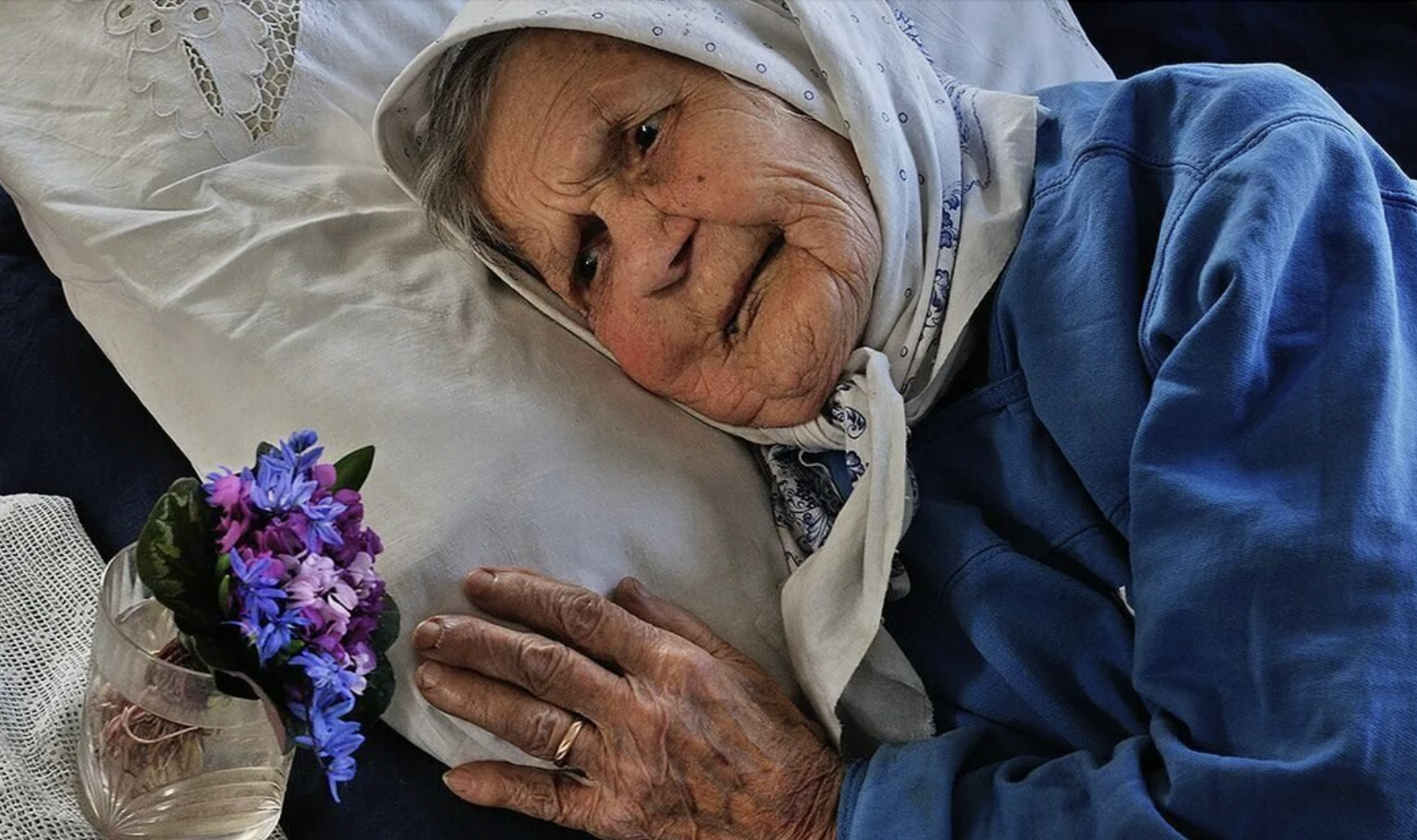 Anciana en la cama | Foto: Shutterstock