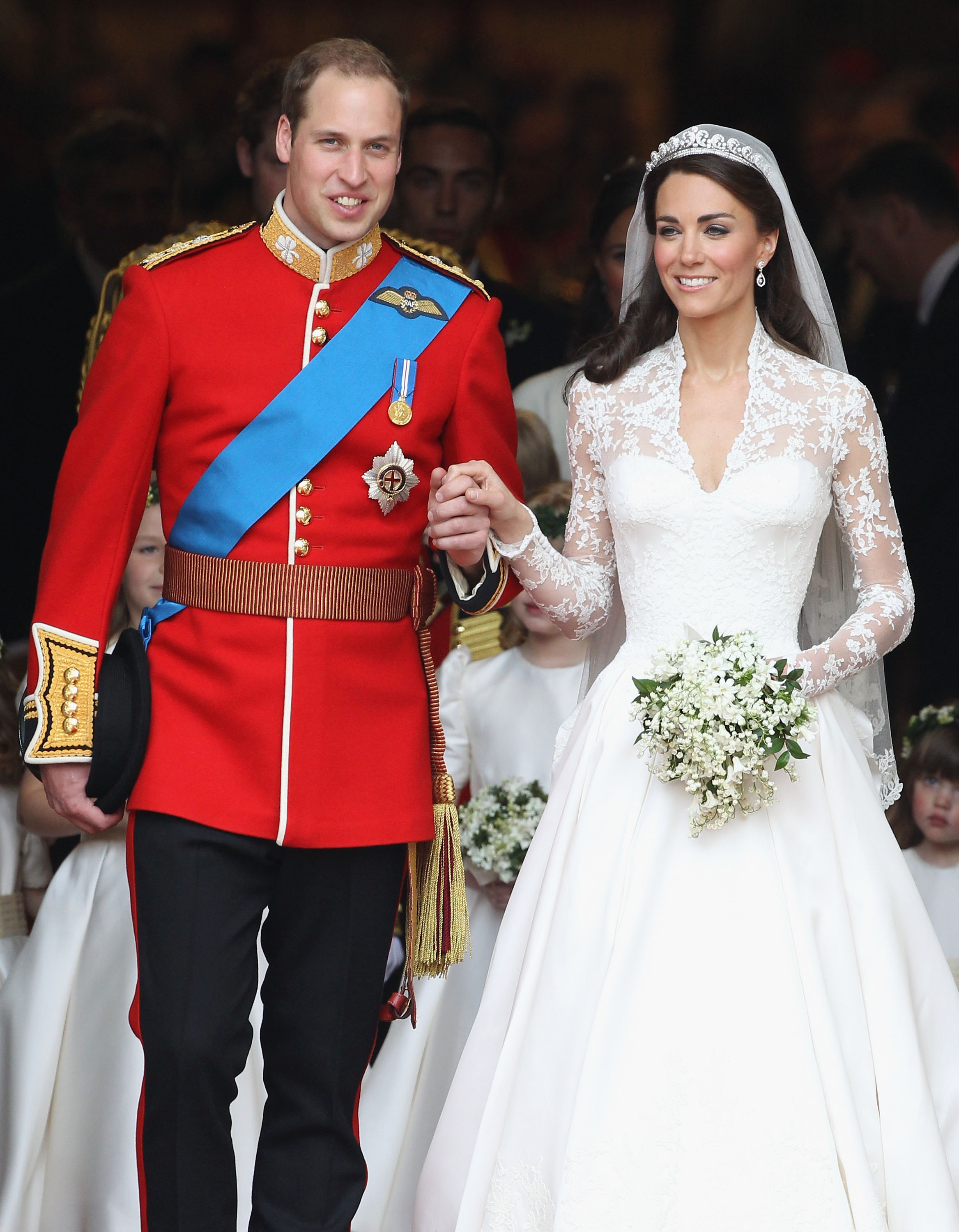 El príncipe William y Kate Middleton fotografiados tras su ceremonia de boda en la Abadía de Westminster el 29 de abril de 2011, en Londres, Inglaterra. | Fuente: Getty Images