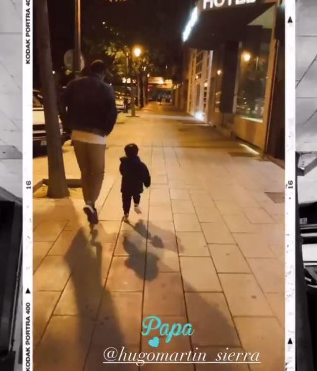 Hugo Sierra con su hijo Martín en la calle. | Foto: Instagram/ Ivanaicardi