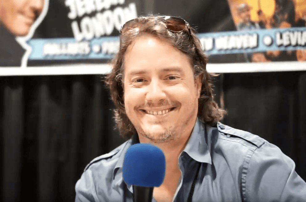 Jeremy London Talks Plans for Mallrats 2 at Awesome Con. | Foto: YouTube/Film Fad