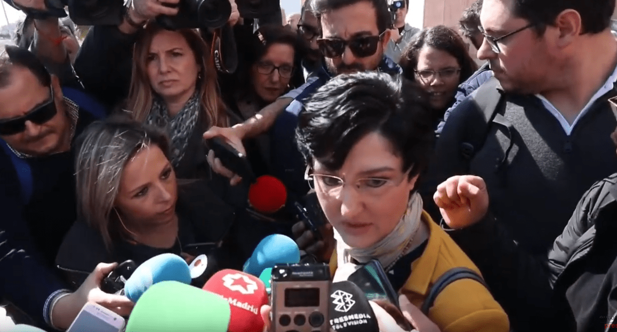 Antonia Barba Garcia, abogada de José Roselló y Vicky García, padres de Julen, el pequeño que murió en un pozo en Totalán, en Málaga. | Imagen: YouTube/Europa Press