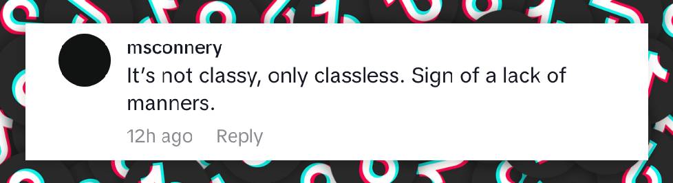 Comentario de un internauta sobre Jennifer Lopez, publicado el 2 de febrero de 2025: "No es elegante, sólo es de mañ gusto. Una señal de falta de modales". | Fuente: TikTok/noticias