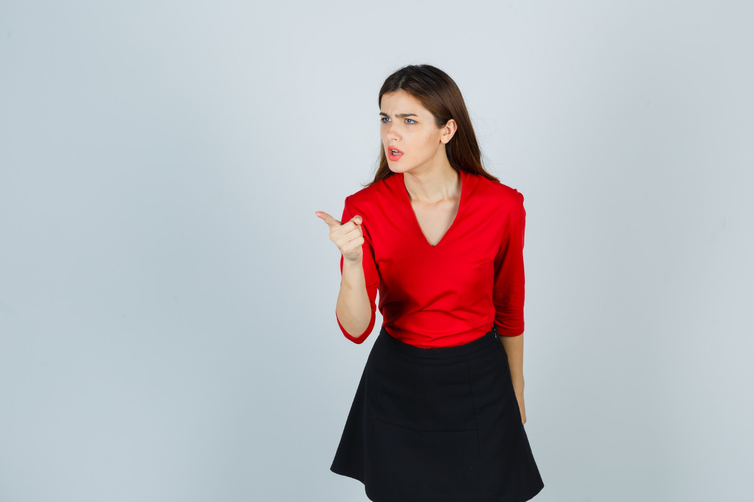 Una mujer discutiendo | Fuente: Freepik