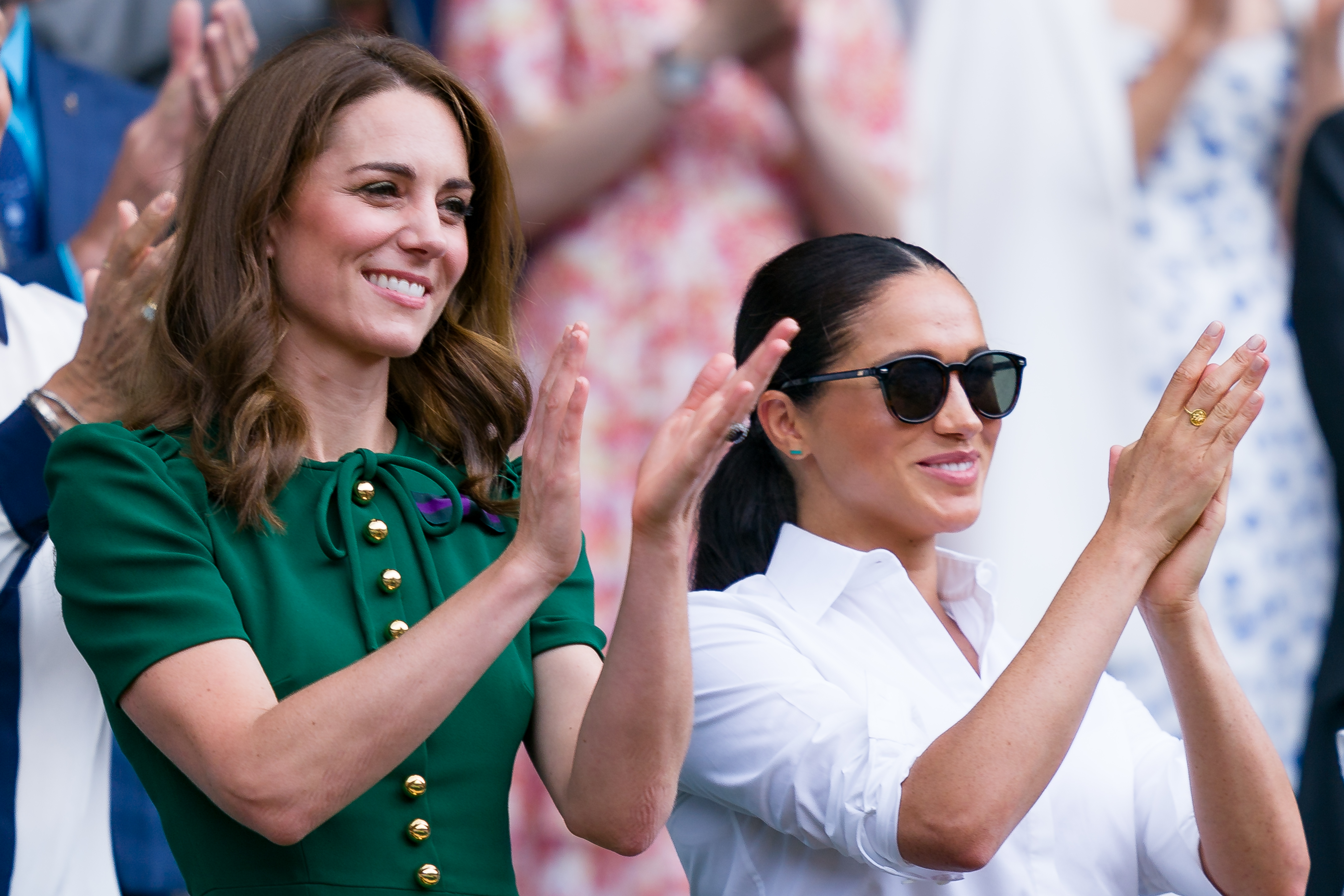 Meghan Markle y la princesa Catherine asisten al duodécimo día de The Championships - Wimbledon 2019 en el All England Lawn Tennis and Croquet Club el 13 de julio de 2019 en Londres, Inglaterra | Foto: Getty Images