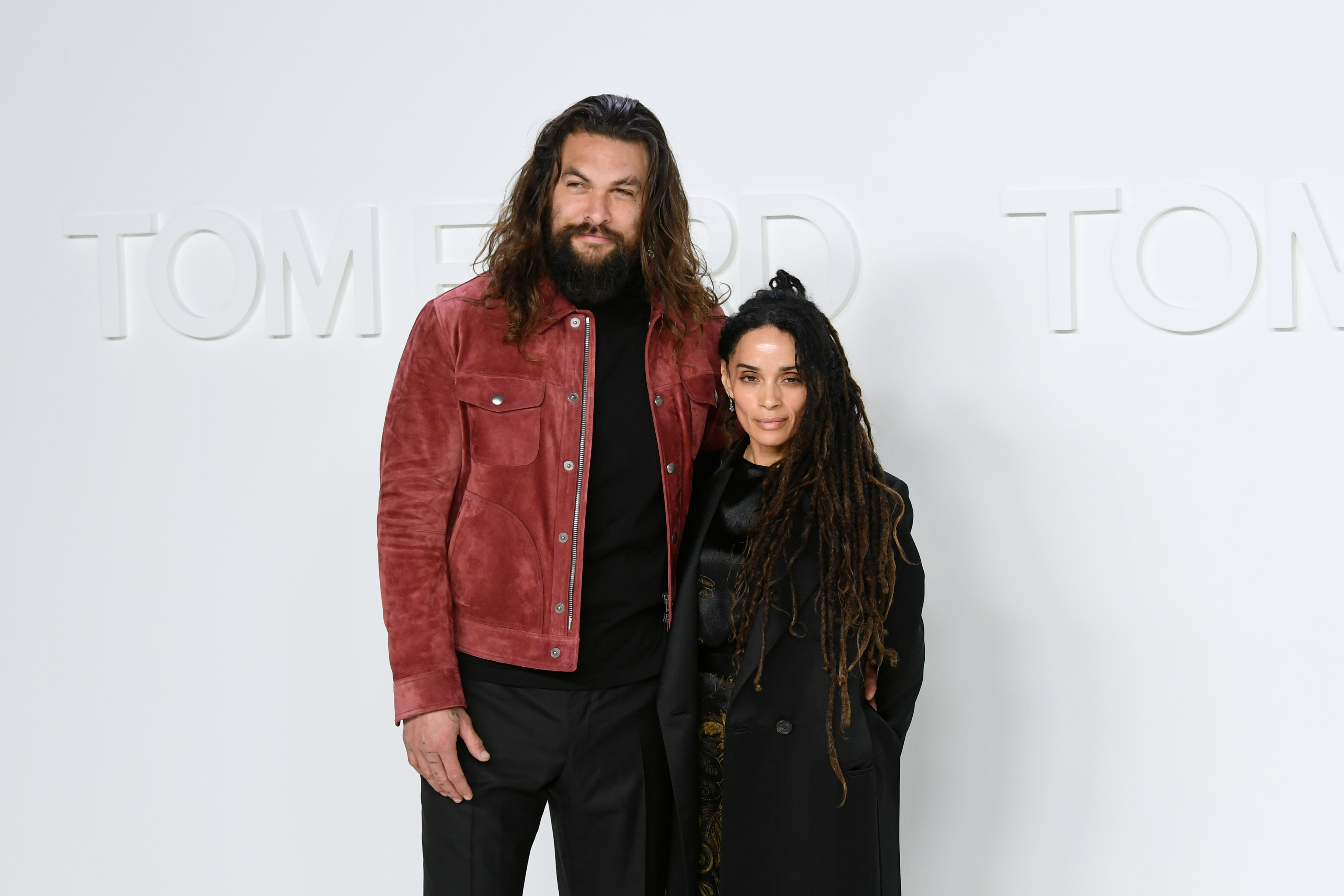 Jason Momoa y Lisa Bonet en el desfile Tom Ford AW20 en Hollywood, California, el 7 de febrero de 2020 | Fuente: Getty Images