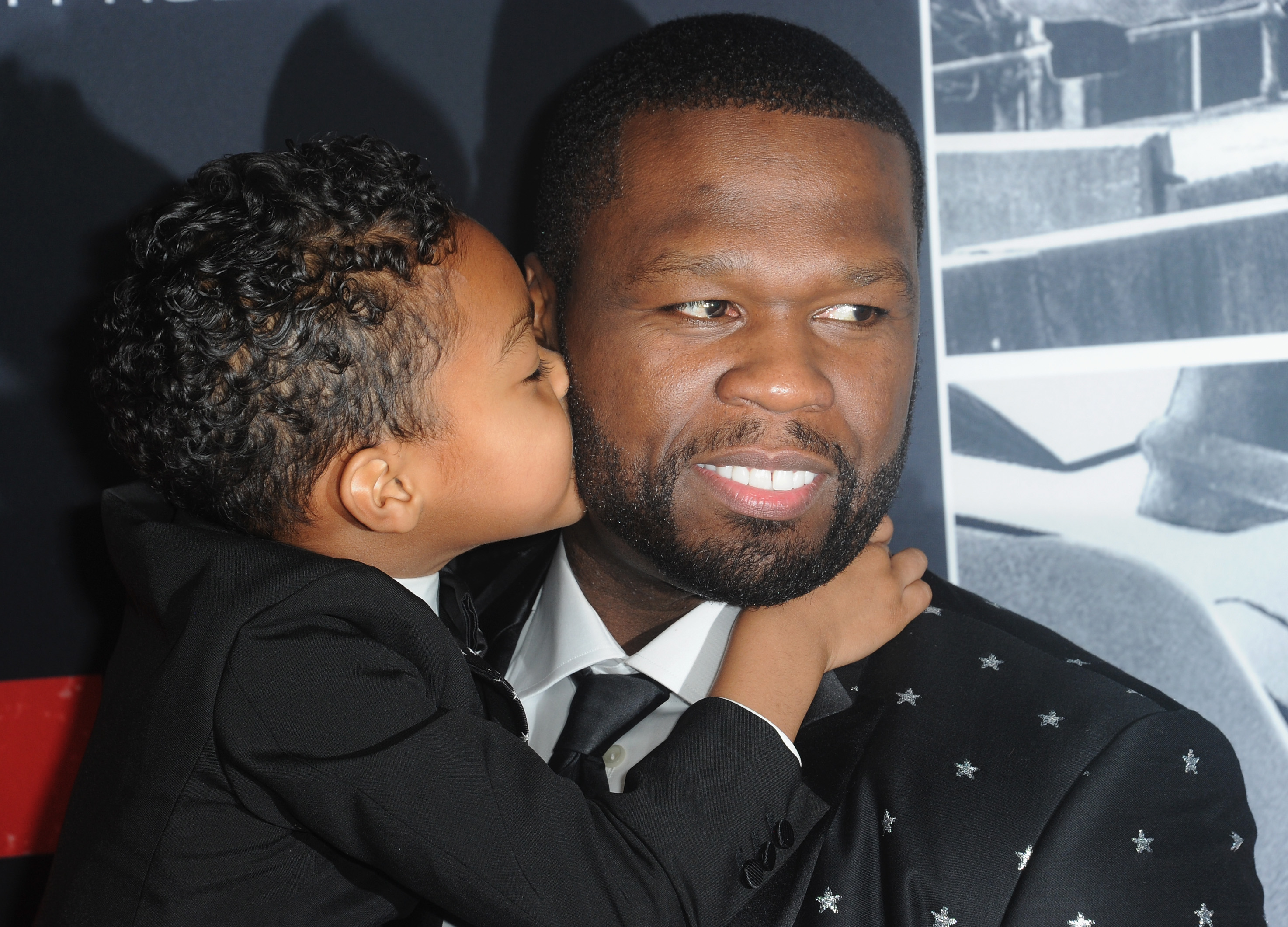 50 Cent y Sire Jackson llegan al estreno de "Den Of Thieves" el 17 de enero de 2018, en Los Ángeles, California | Fuente: Getty Images