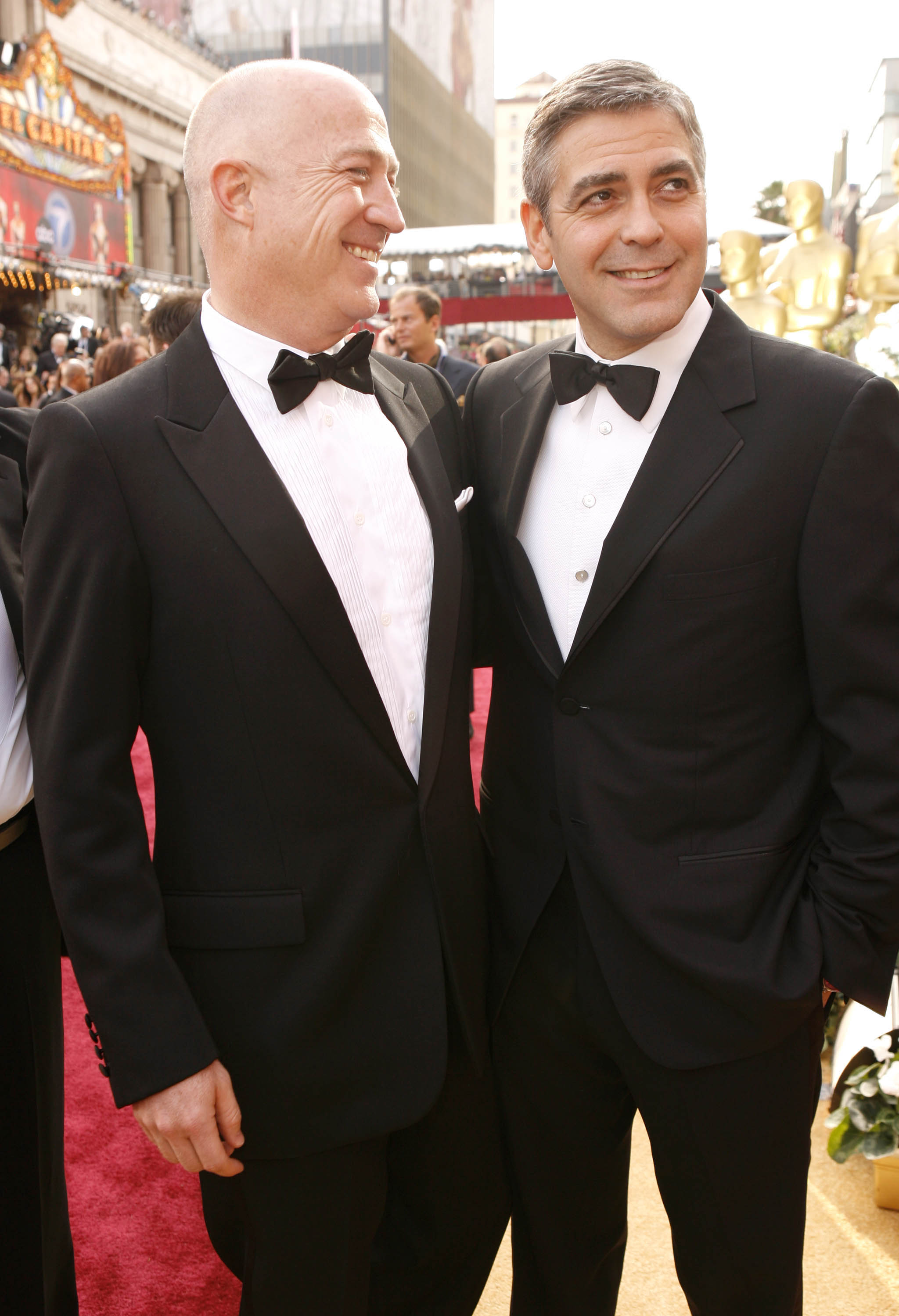 Bryan Lourd y George Clooney asisten a la 78ª edición de los Oscar | Fuente: Getty Images