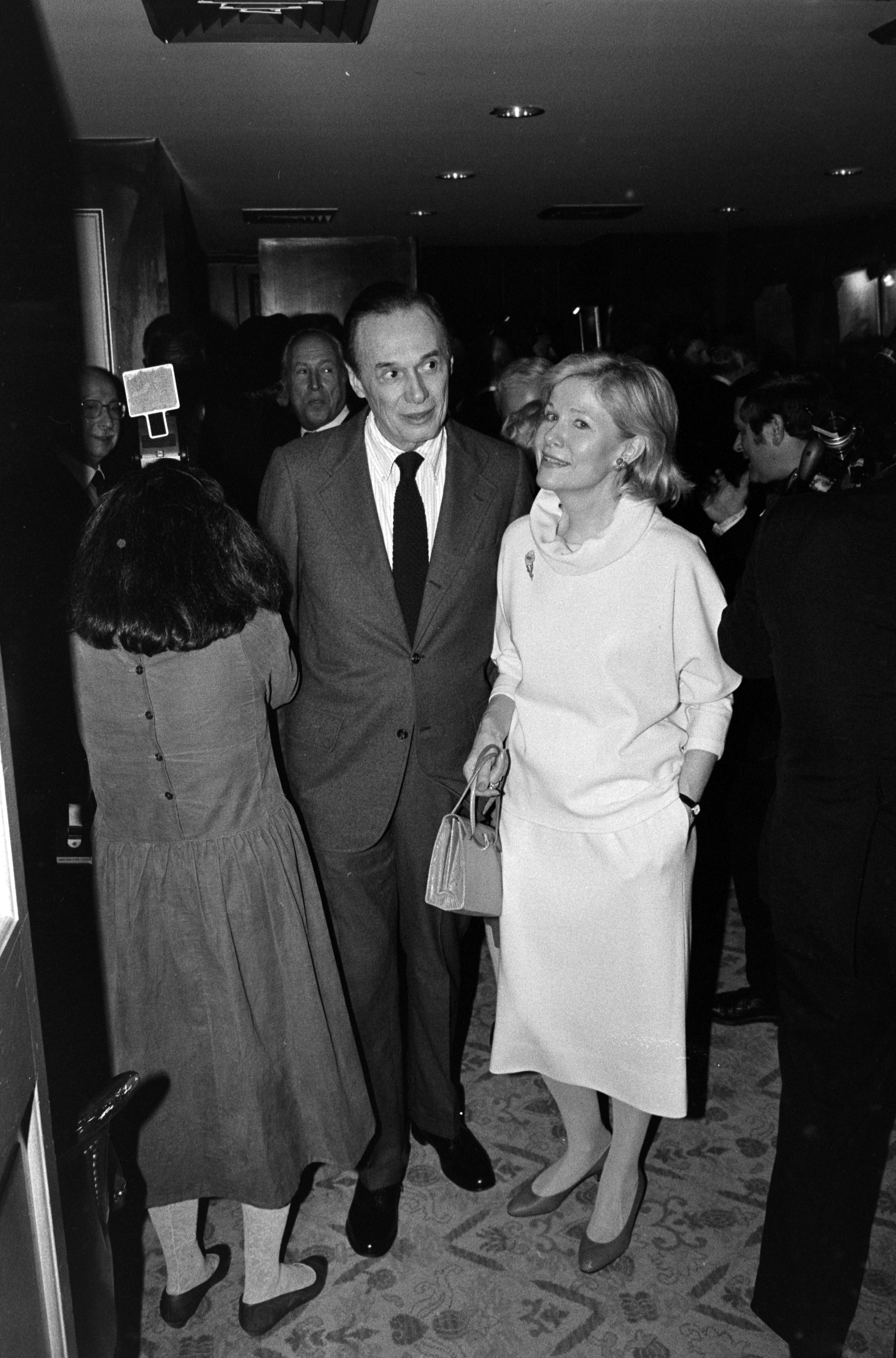 Alan Livingston y Nancy Olson asisten a un acto el 4 de diciembre de 1983, en Washington, D.C. | Fuente: Getty Images