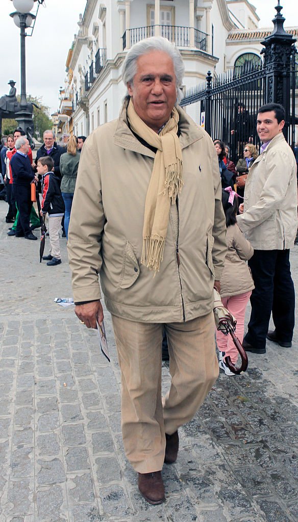 Chiquetete asiste a las corridas de toros del Domingo de Resurrección en la plaza de toros de La Maestranza el 31 de marzo de 2013 en Sevilla, España. | Foto: Getty Images