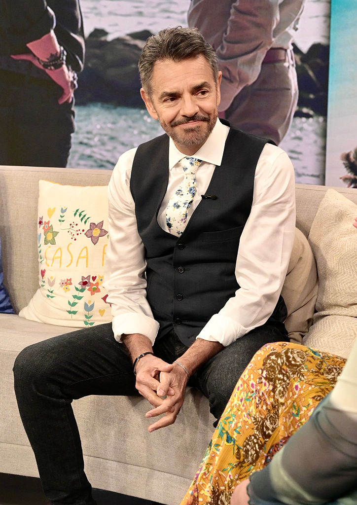 Eugenio Derbez visita el programa matutino "Despierta América" ​​para promocionar la cuarta temporada de la serie "Acapulco" de Apple TV+ el 15 de julio de 2025 en Doral, Florida. | Fuente: Getty Images