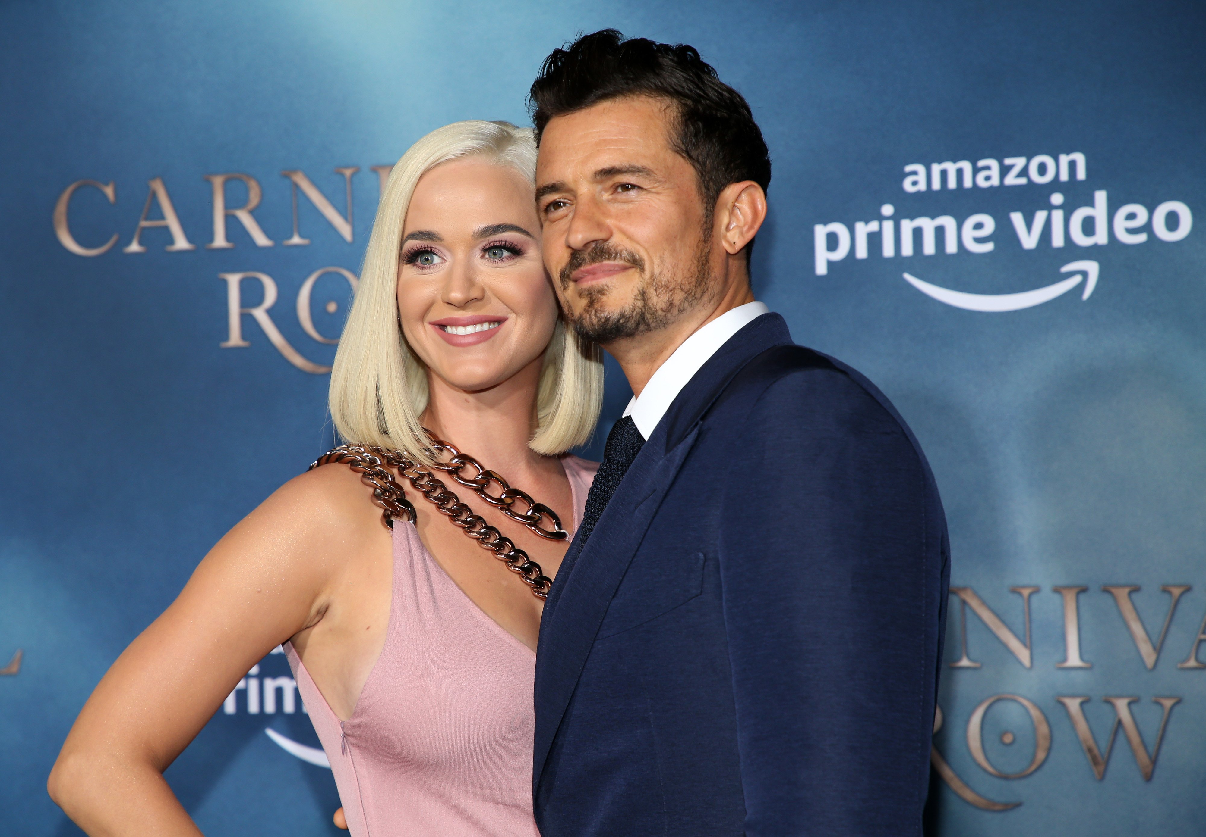 Katy Perry y Orlando Bloom en estreno en Los Ángeles de "Carnival Row" el 21 de agosto de 2019 en Hollywood, California. | Foto: Getty Images.