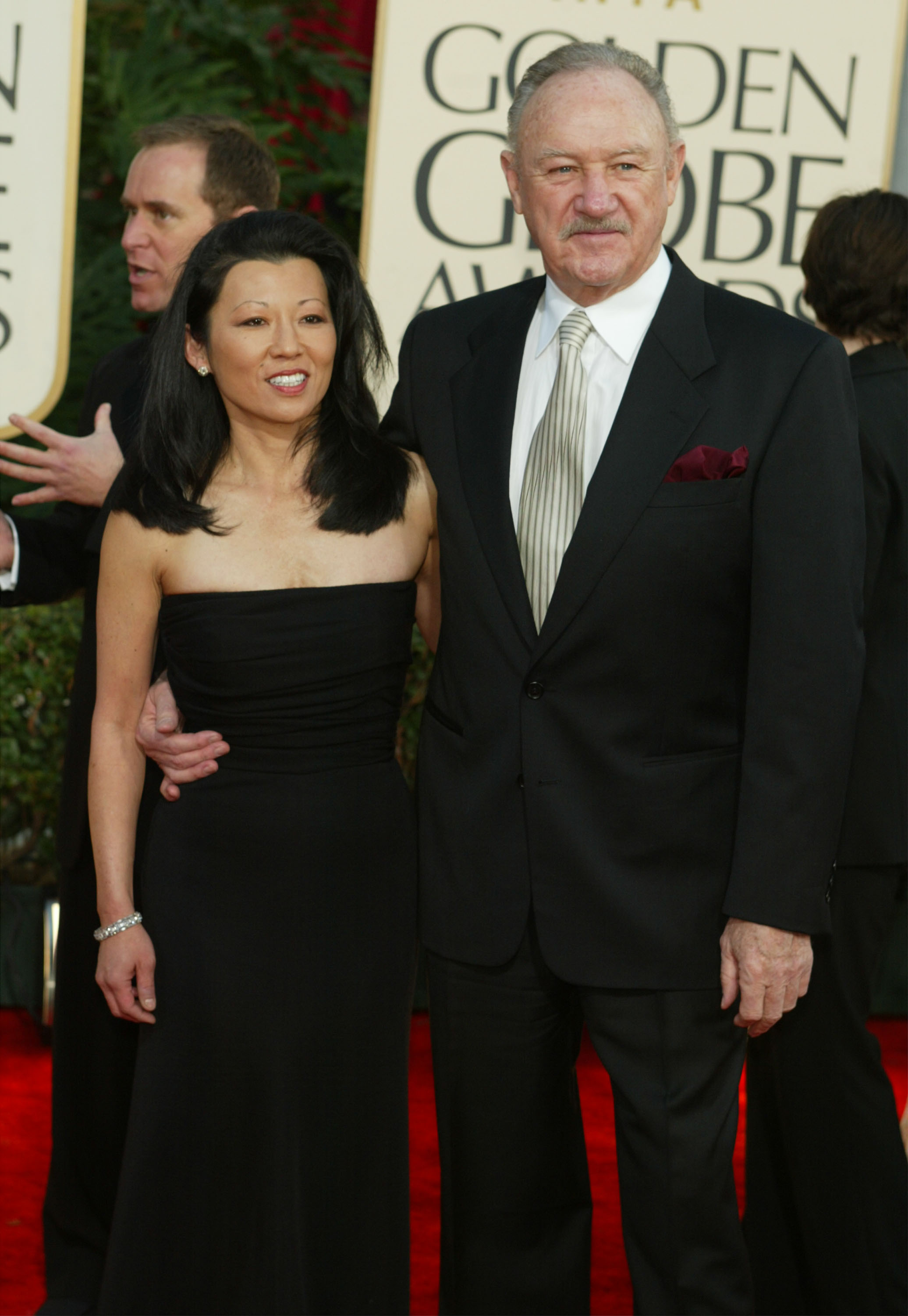 Gene Hackman llega a la 60ª edición de los Globos de Oro, celebrada en el Hotel Beverly Hilton de Los Ángeles, California, el 19 de enero de 2003 | Fuente: Getty Images